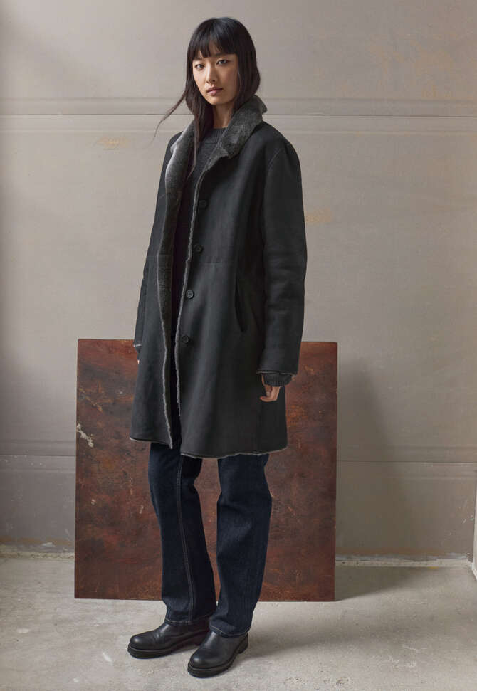 Sheepskin coat, Charcoal, completeTheLook