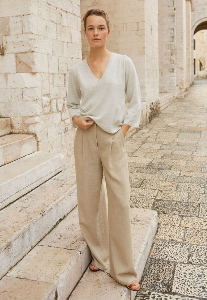 V-neck sweater, Grey pearl, completeTheLook