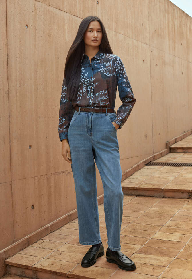 Tapered cropped jeans, Pale wash, completeTheLook