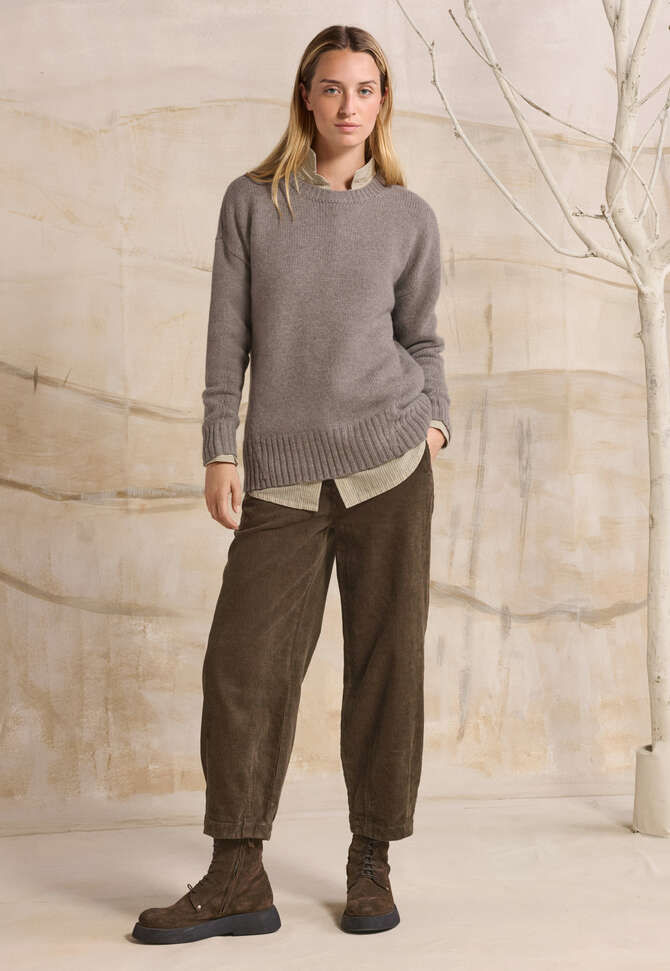 Easy round-neck sweater, Soft brown, completeTheLook