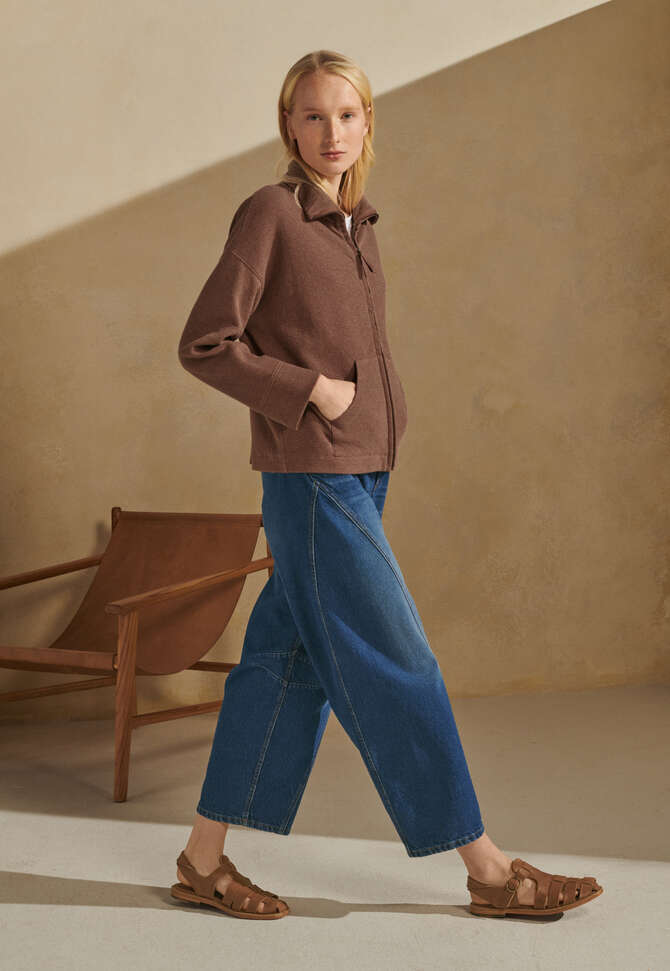 Curve-seam denim jeans, Mid blue wash, completeTheLook