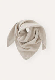Knitted triangle scarf, Pale fawn, webstill