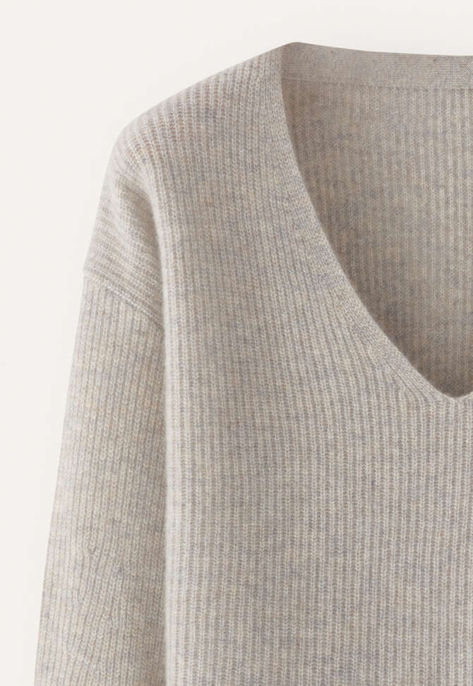 V-neck sweater, Pebble, completeTheLook
