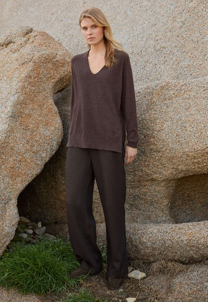 V-neck sweater, Maroon brown, completeTheLook