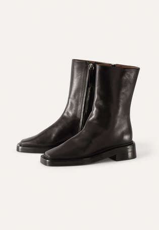 Square-toe boots, Black, webstill
