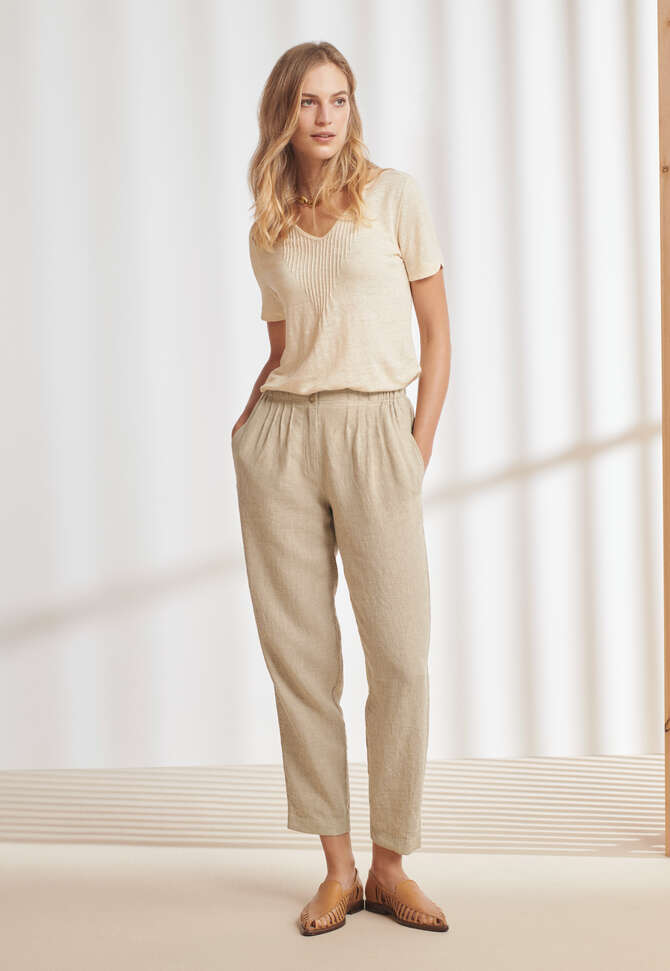 V-neck T-shirt, Parchment, completeTheLook