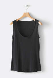 Simple vest, Black, webstill