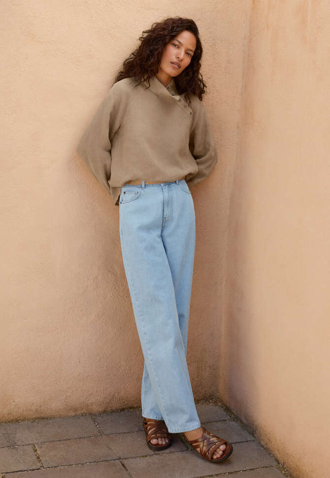 Straight-leg jeans, Pale wash, completeTheLook