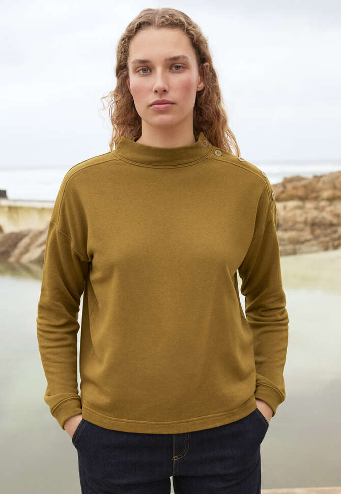 Button-shoulder top, Lichen, completeTheLook