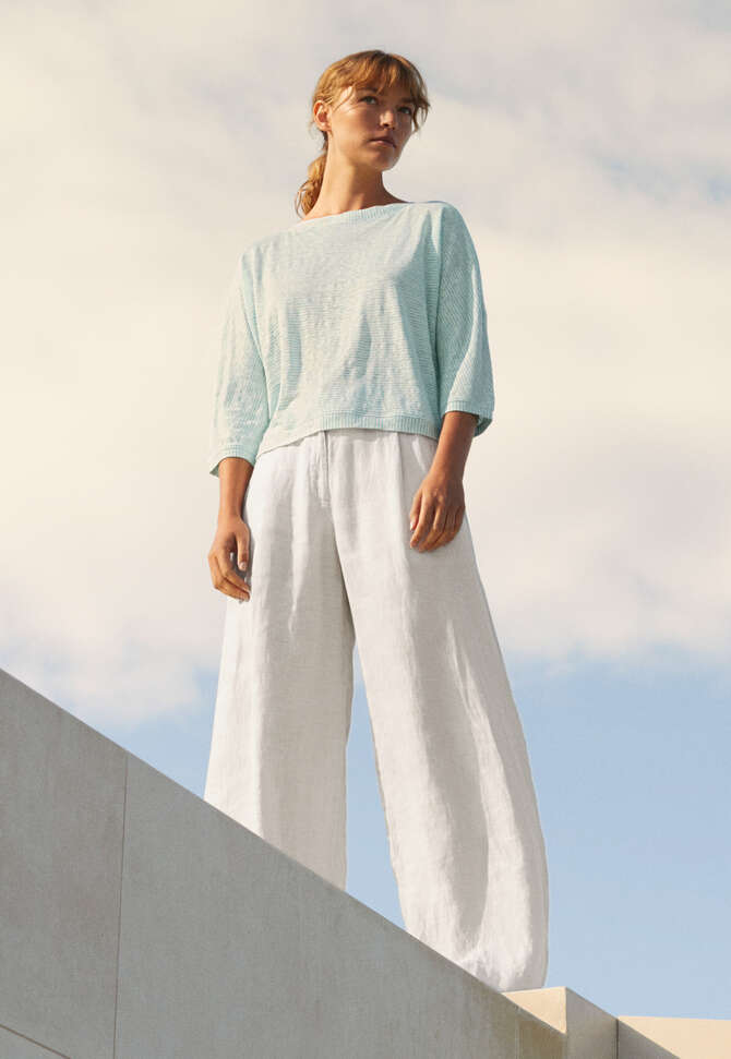 Wide-leg trousers