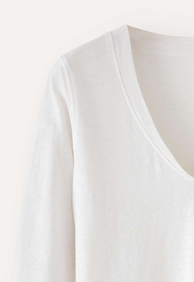 V-neck T-shirt, White, completeTheLook