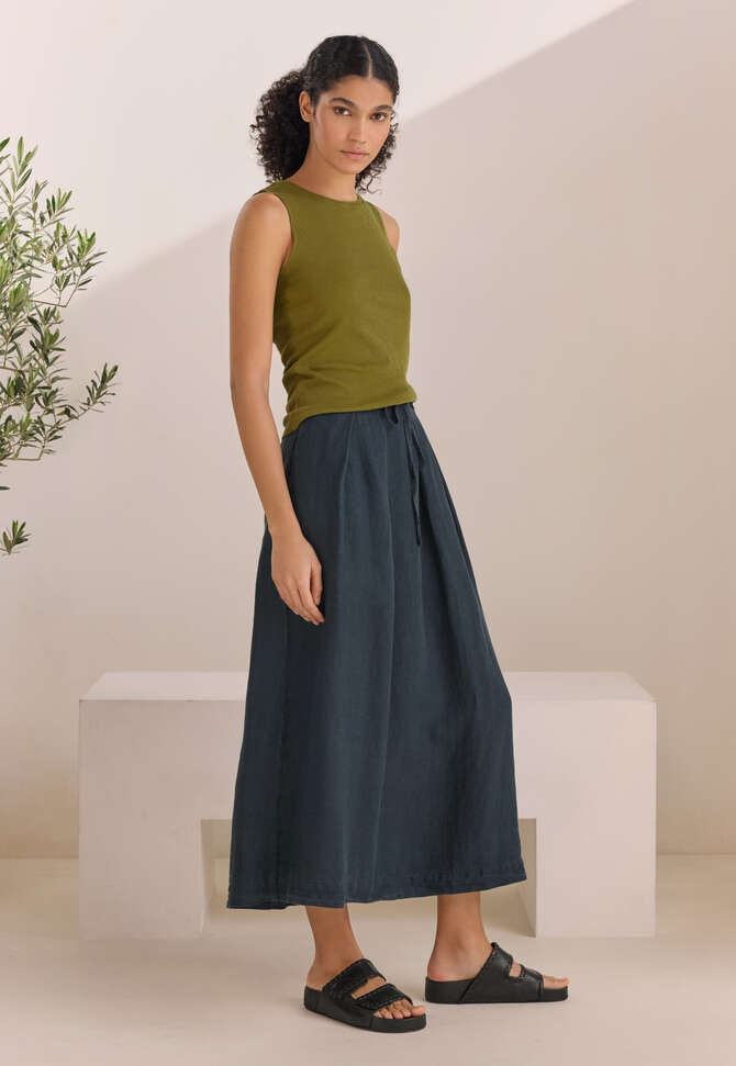 High-neck vest, Dark lime, completeTheLook