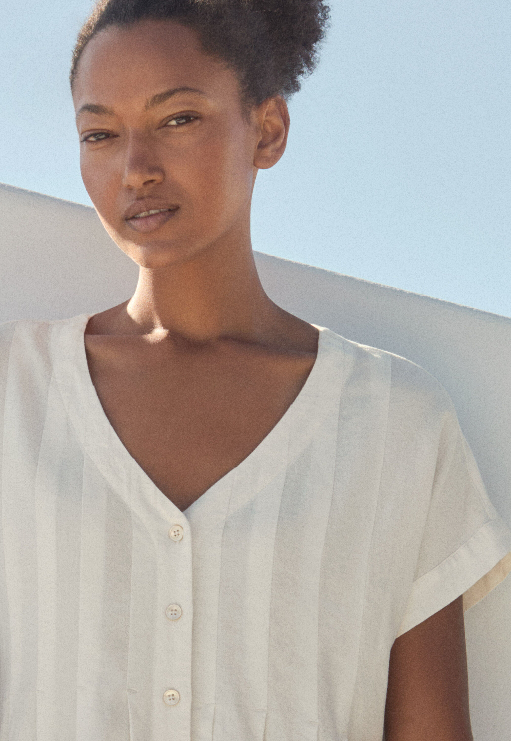 Pleat-front top