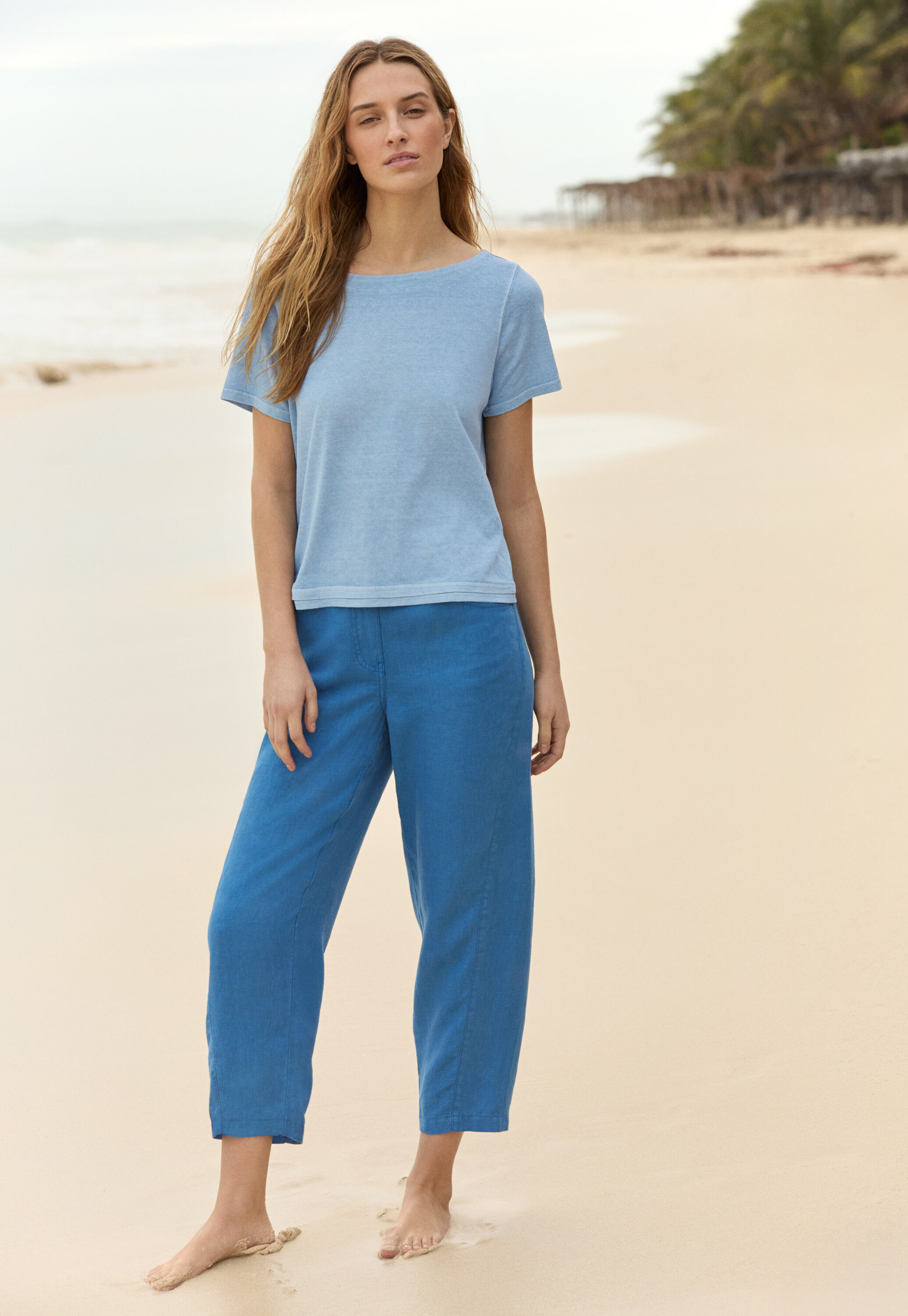 Curved-leg trousers
