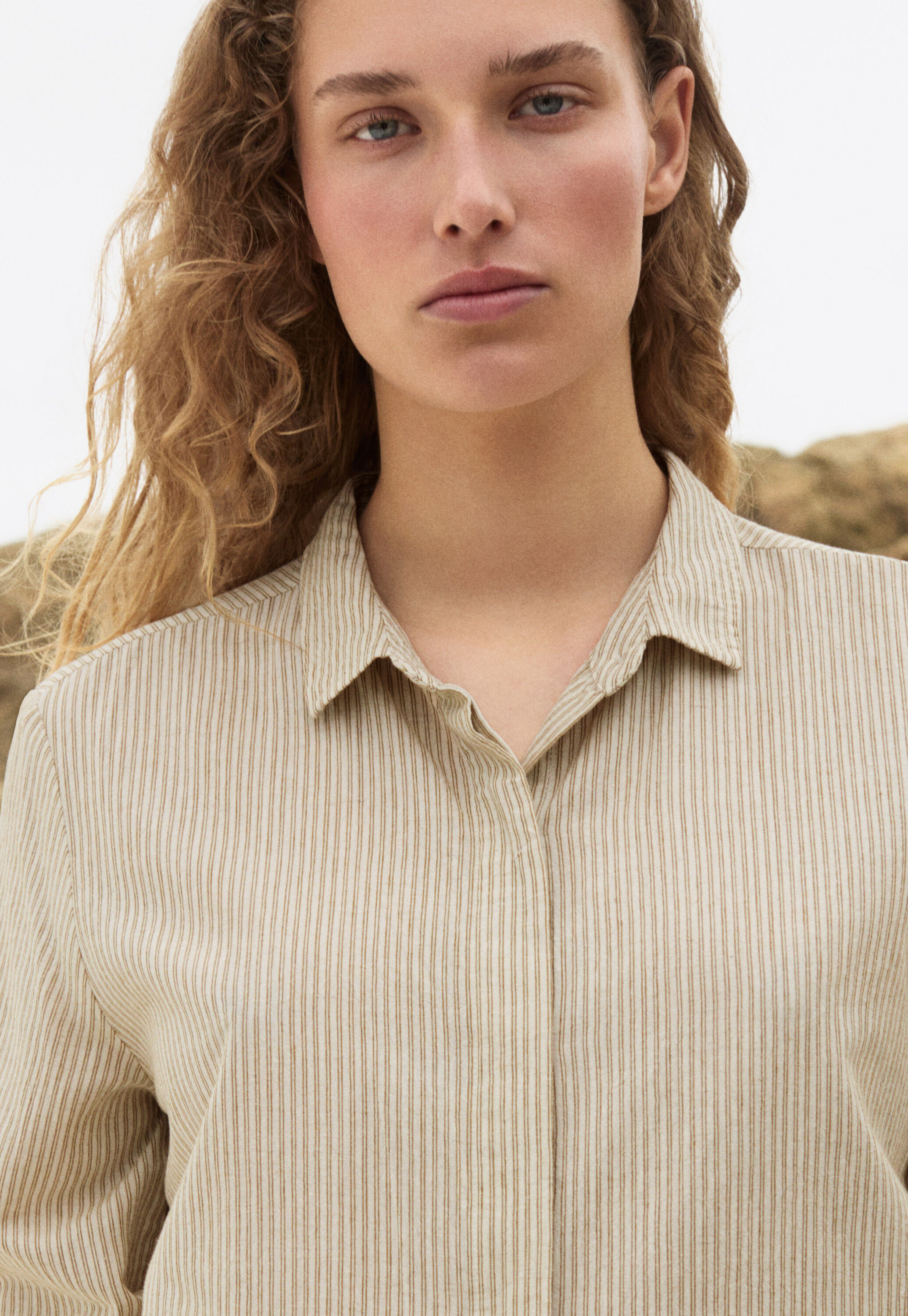 Curved hem shirt