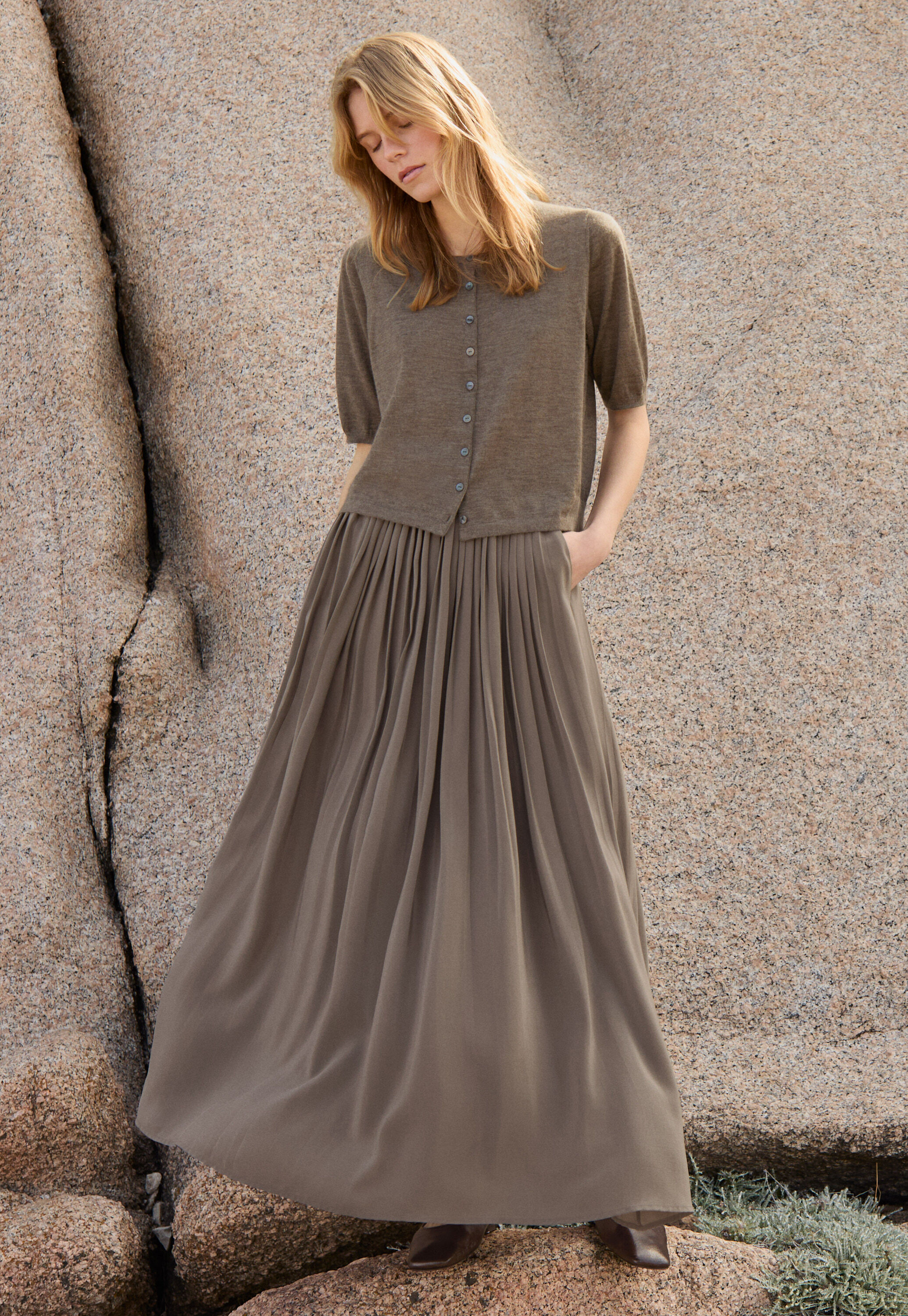 Long pleated skirt