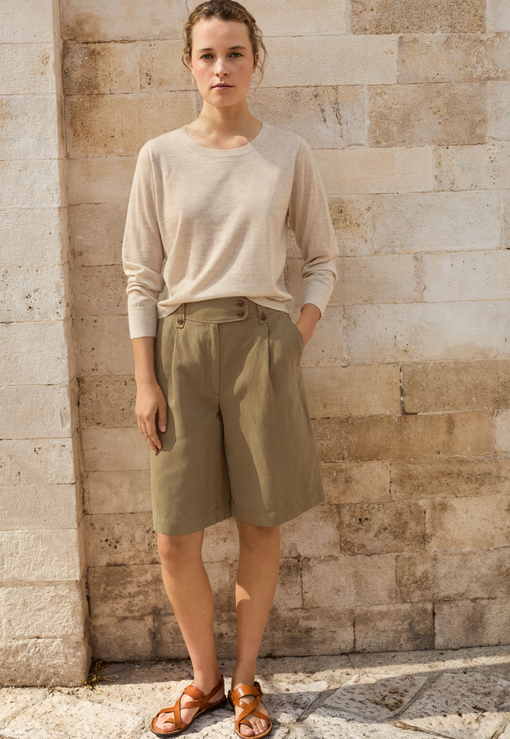 Pleat-front shorts