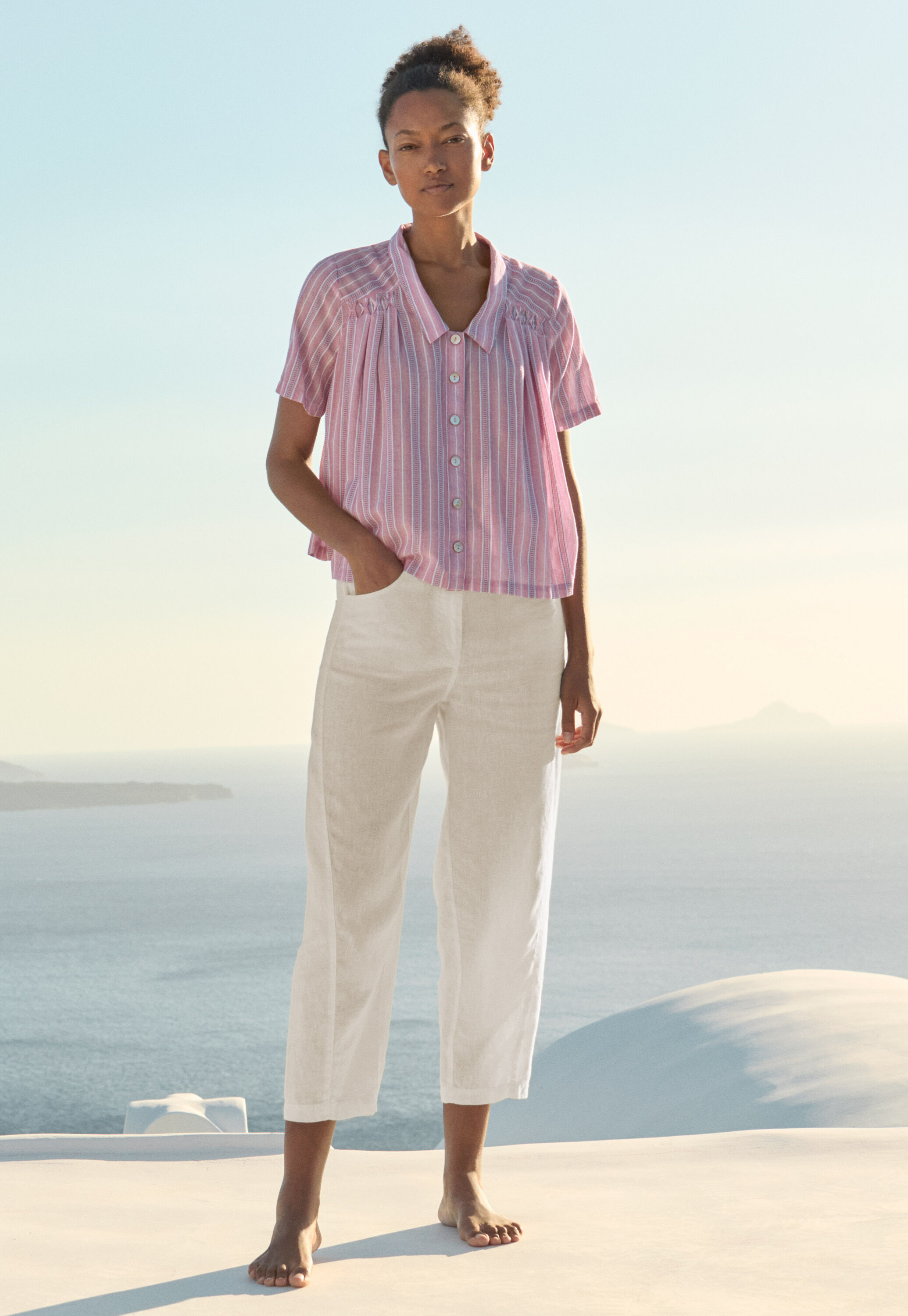 Curved-leg trousers
