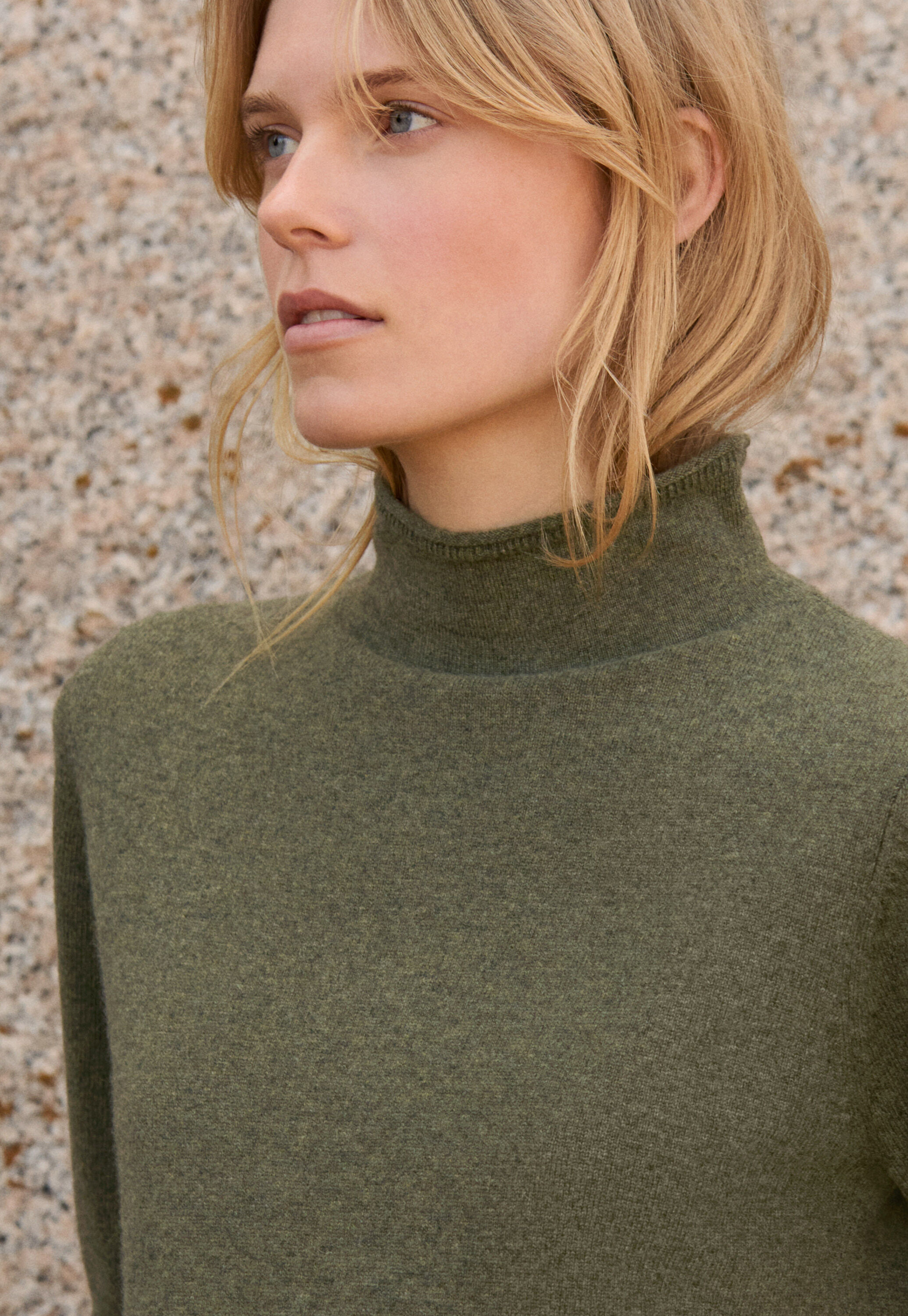 Round-neck sweater