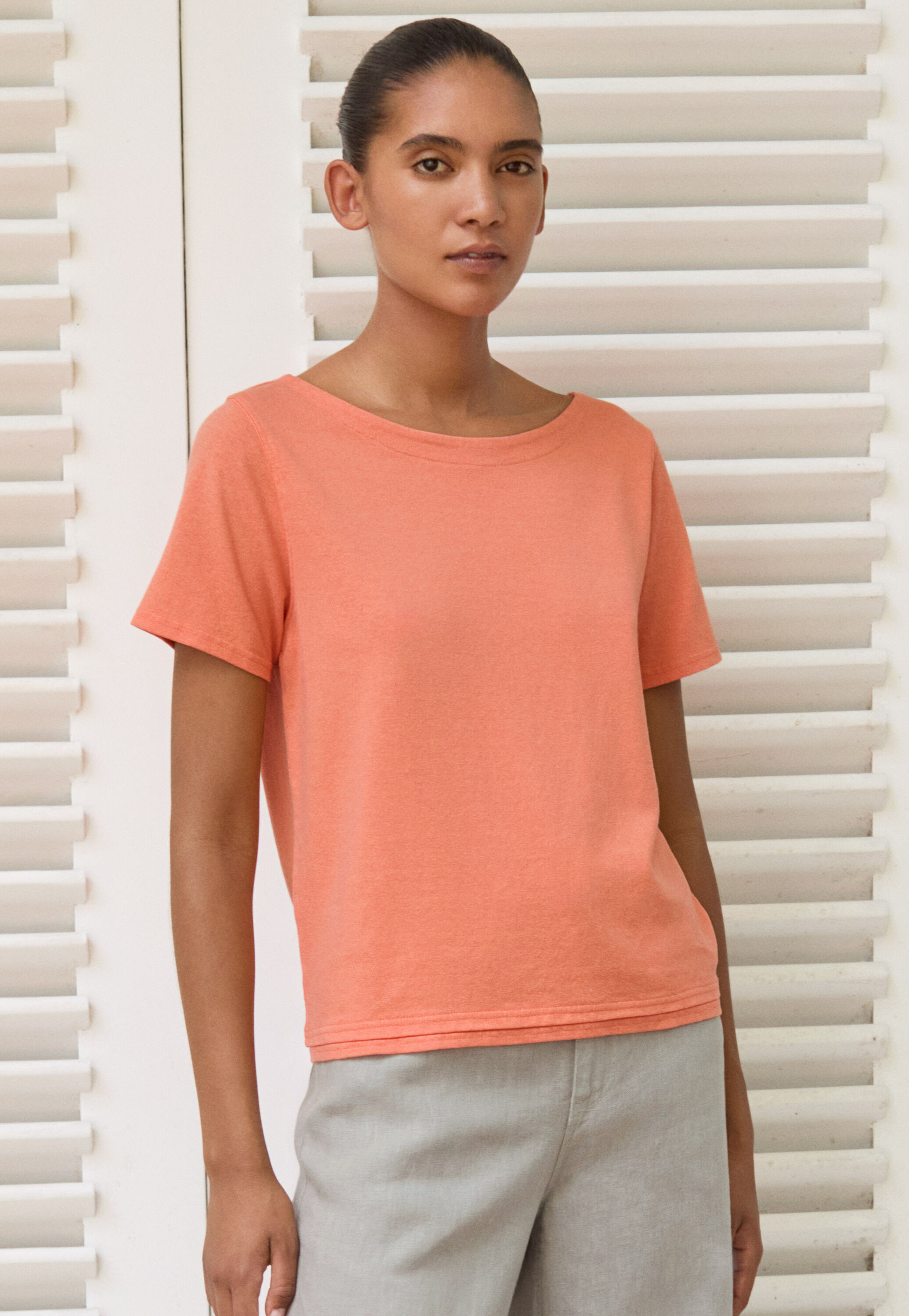 Funnel-neck top