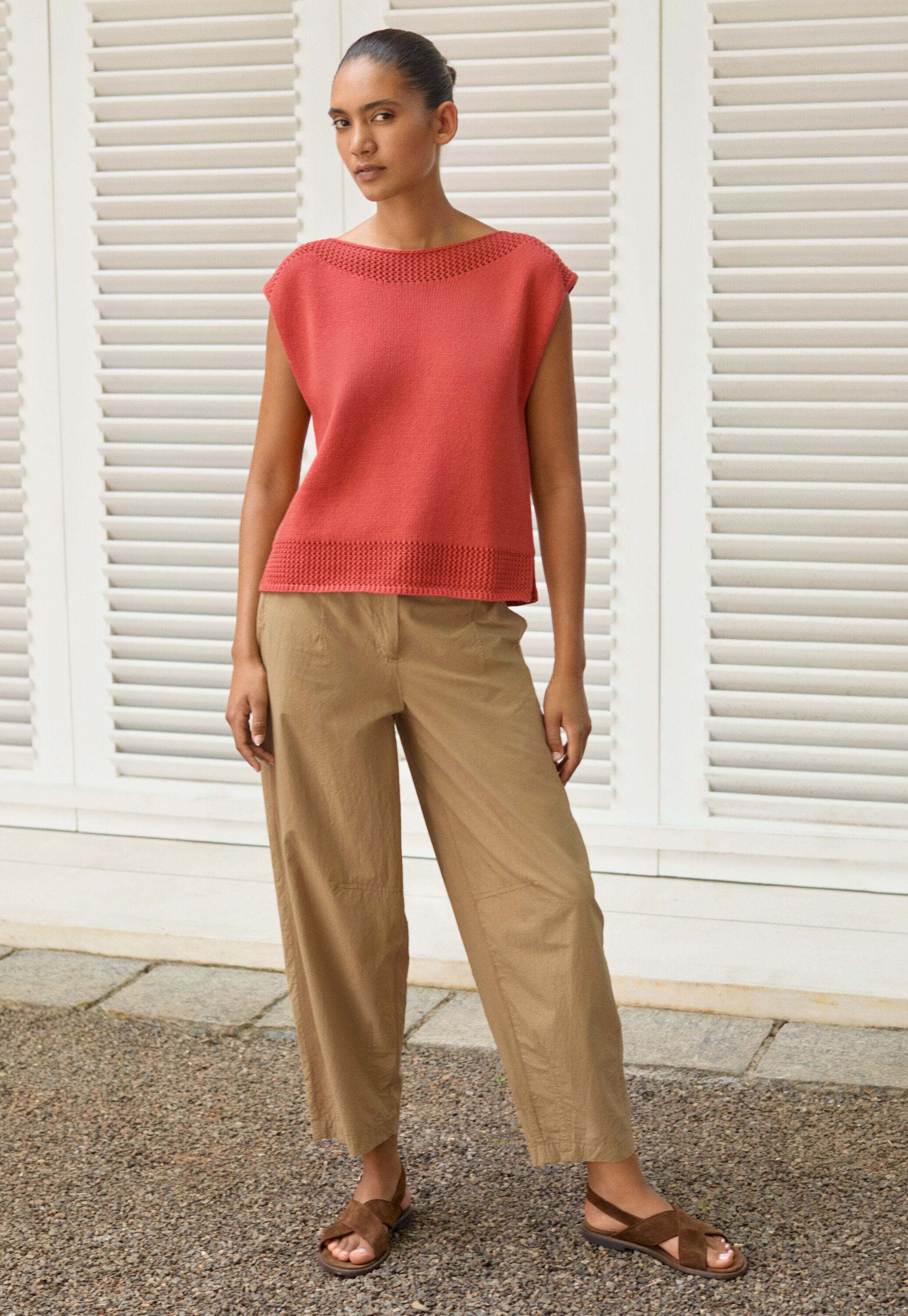 Darted-hem trousers