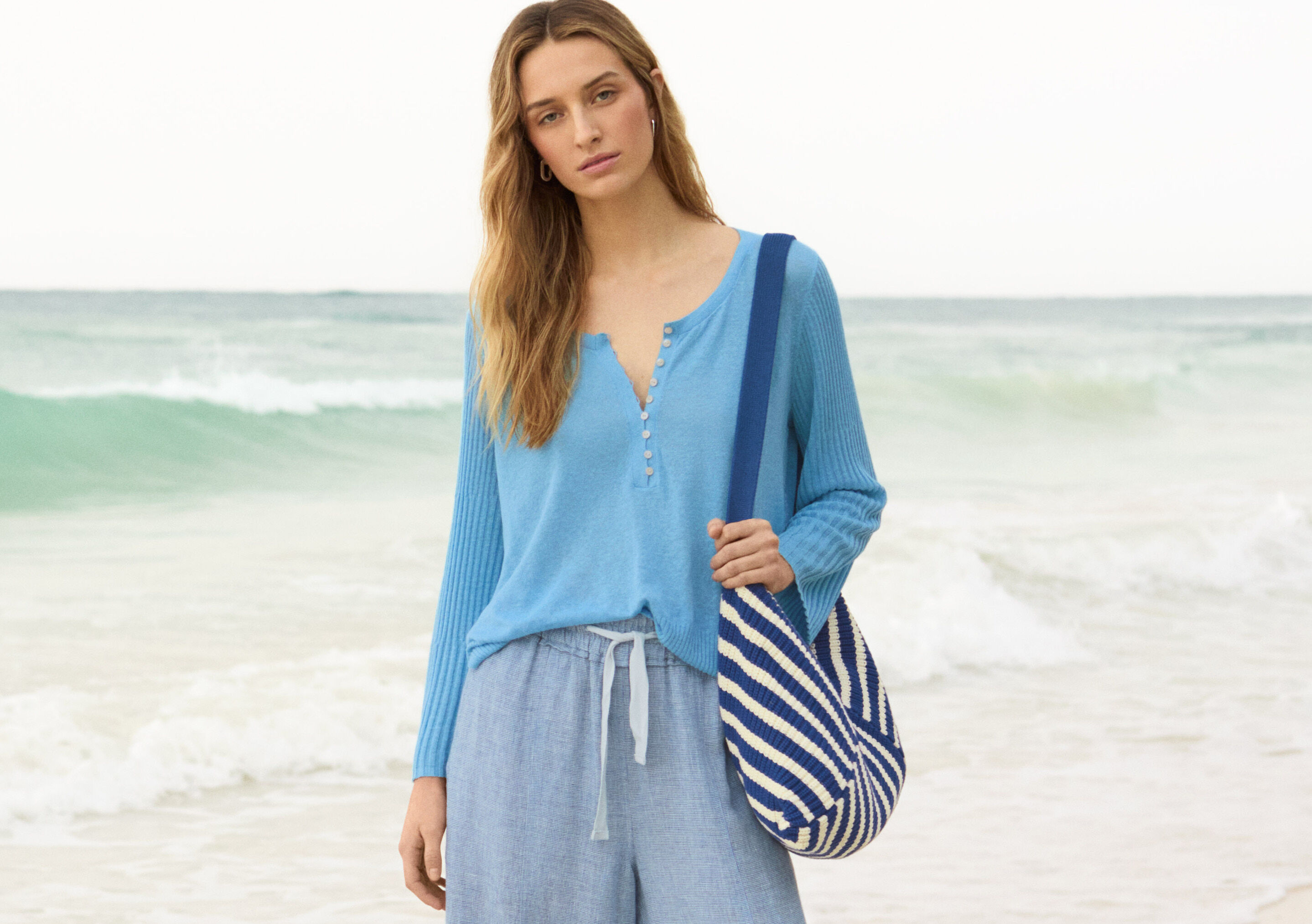 Ribbed-sleeve sweater