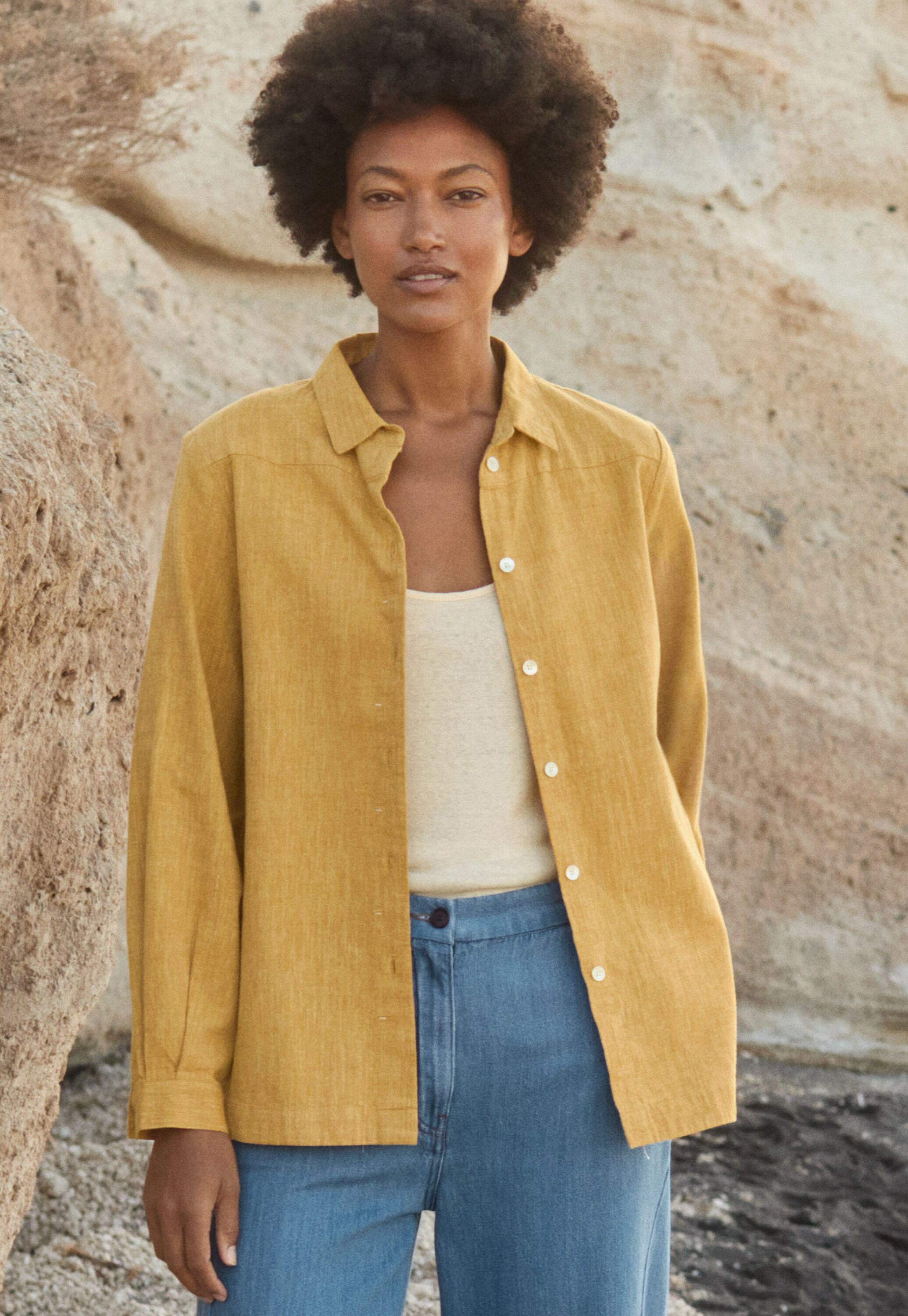 Curved hem overshirt