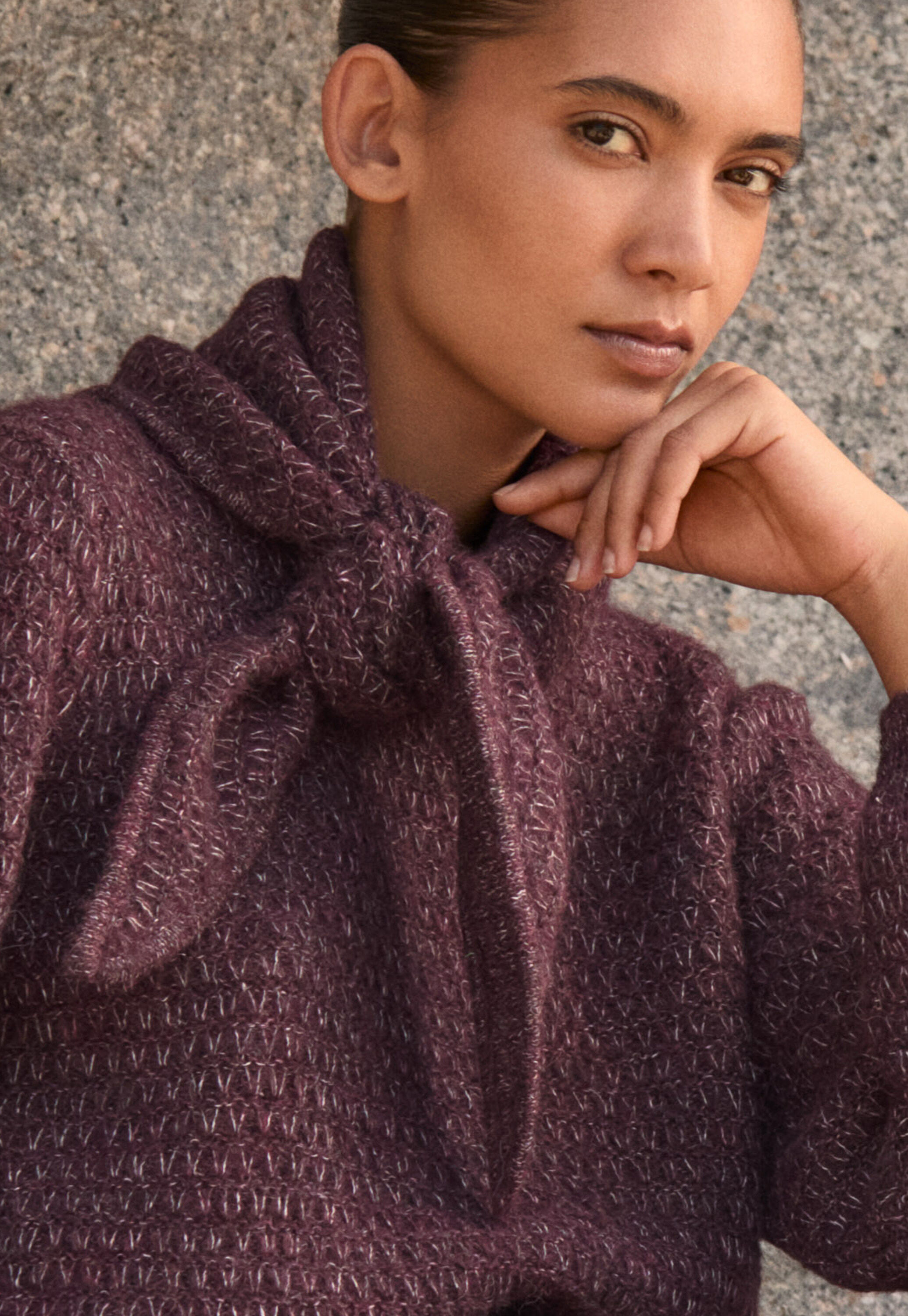 Triangle tuck-stitch scarf, Dark plum, large