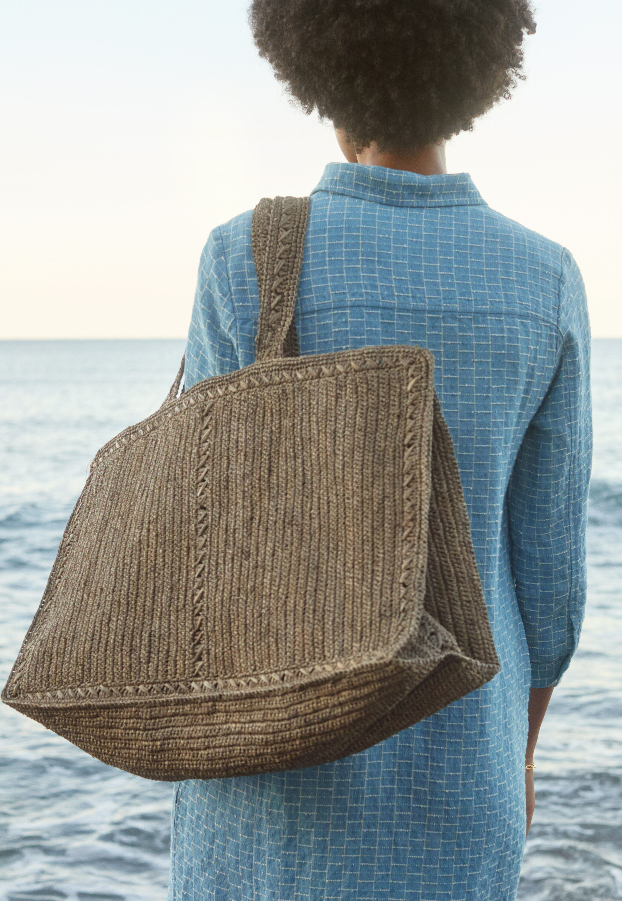 Shoulder basket bag