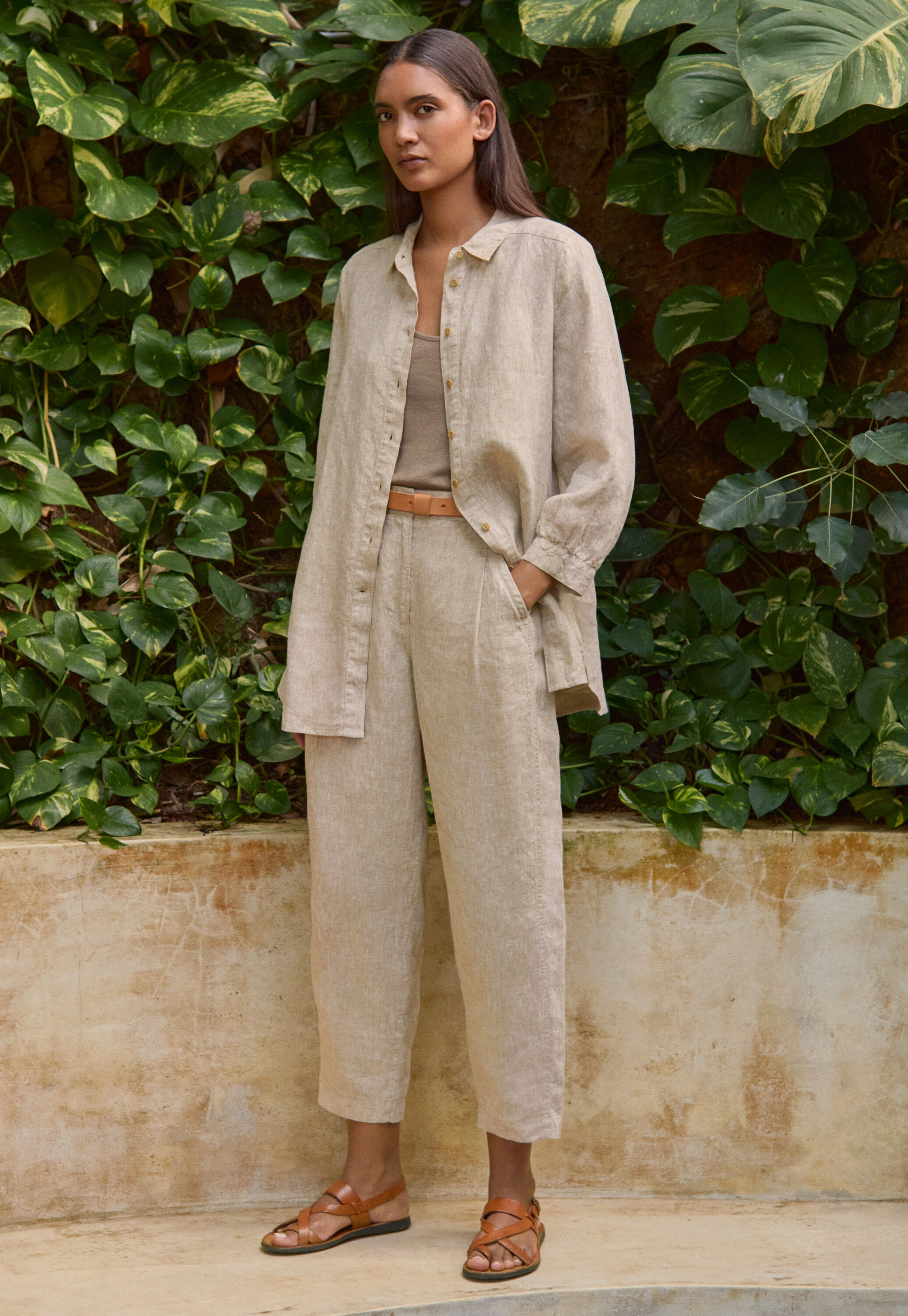 Cropped tapered trousers