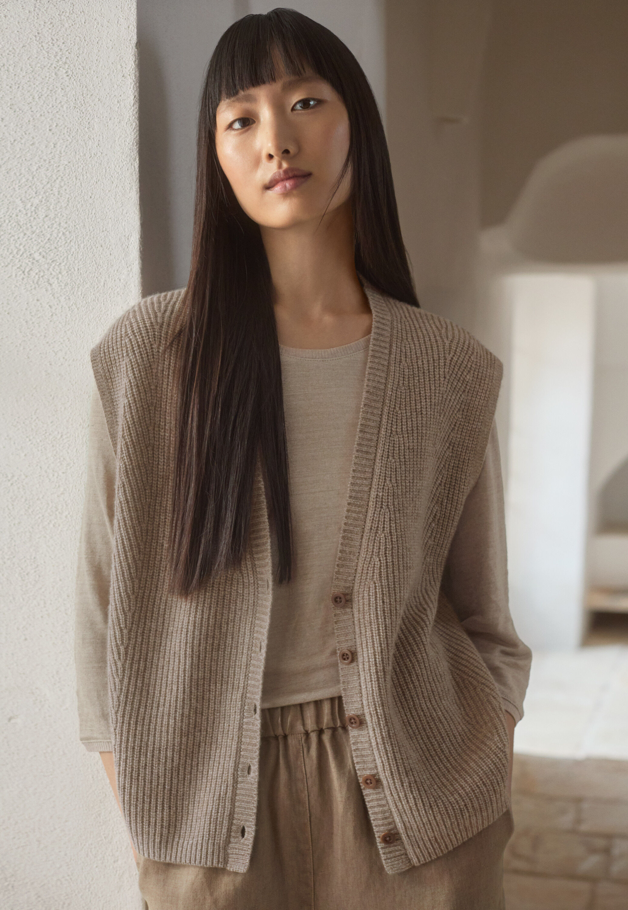 Sleeveless ribbed cardigan