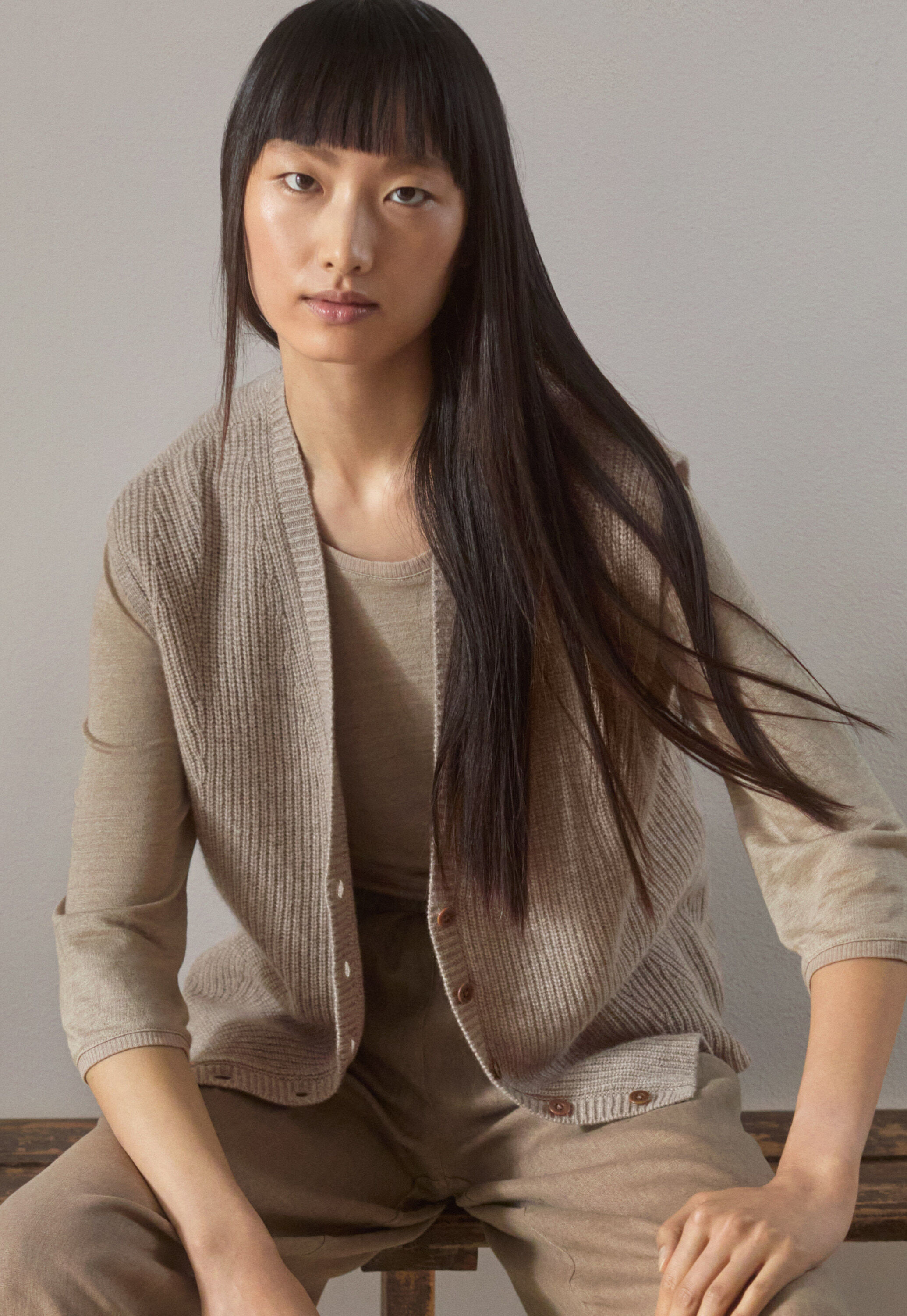Sleeveless ribbed cardigan