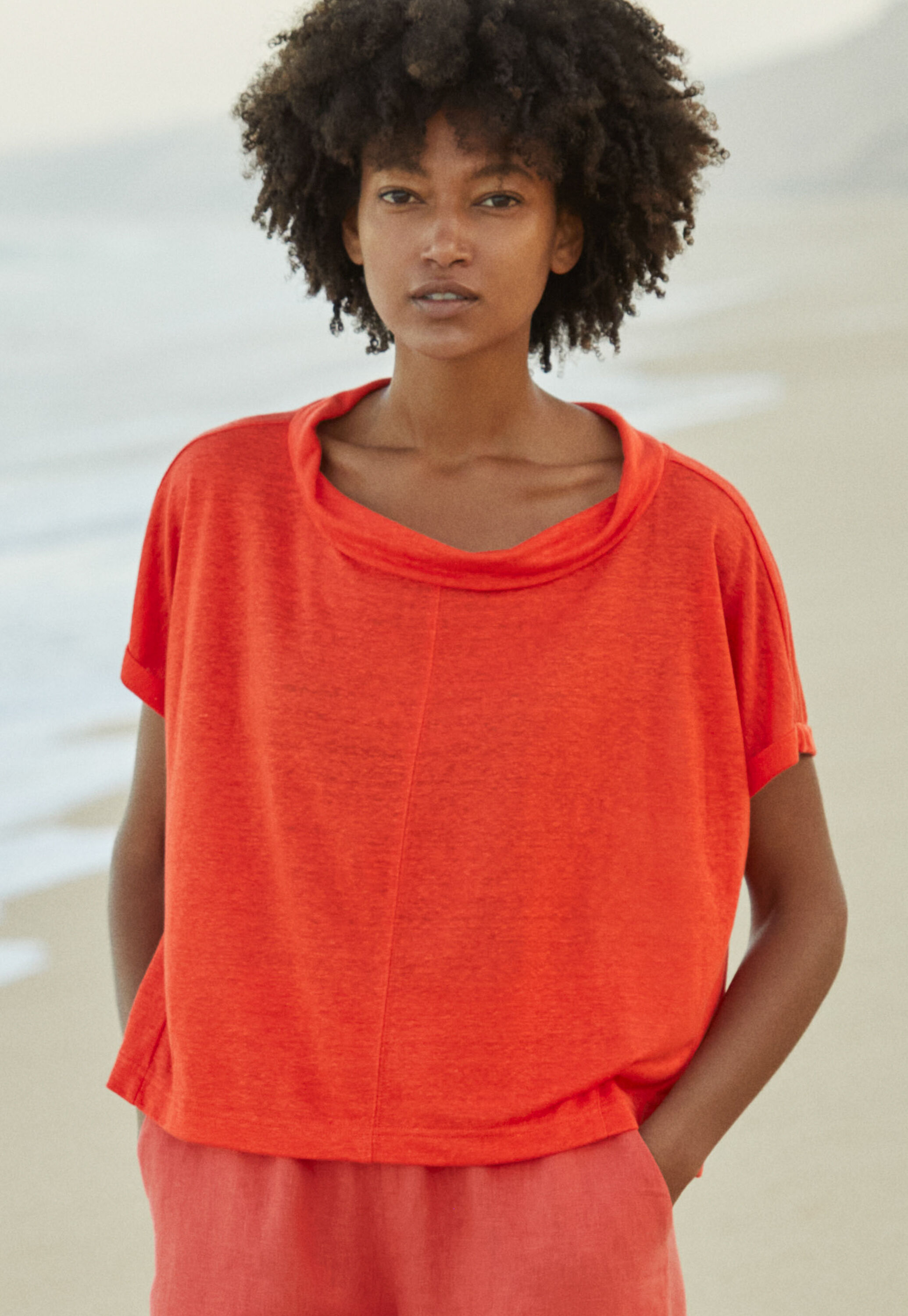 Turned-over neck top