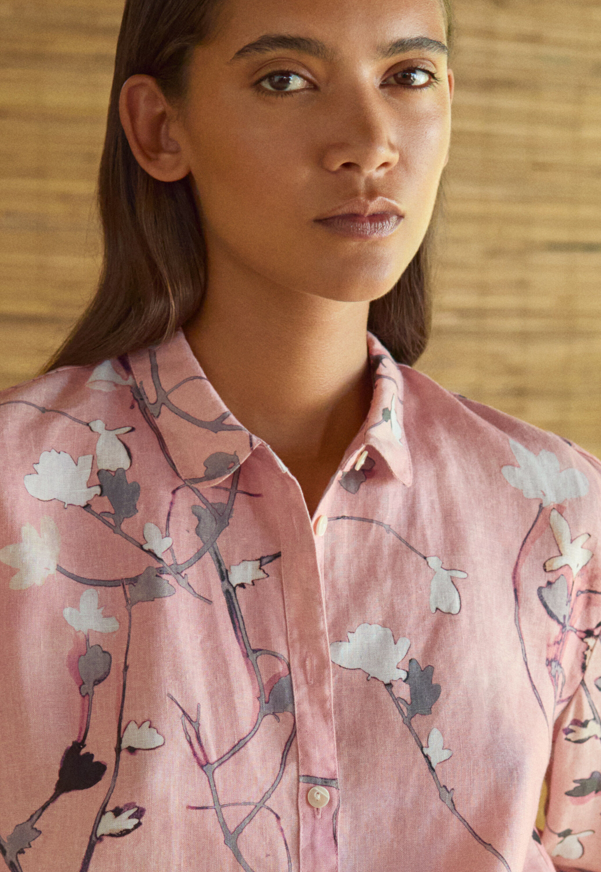 Printed pleat sleeve shirt