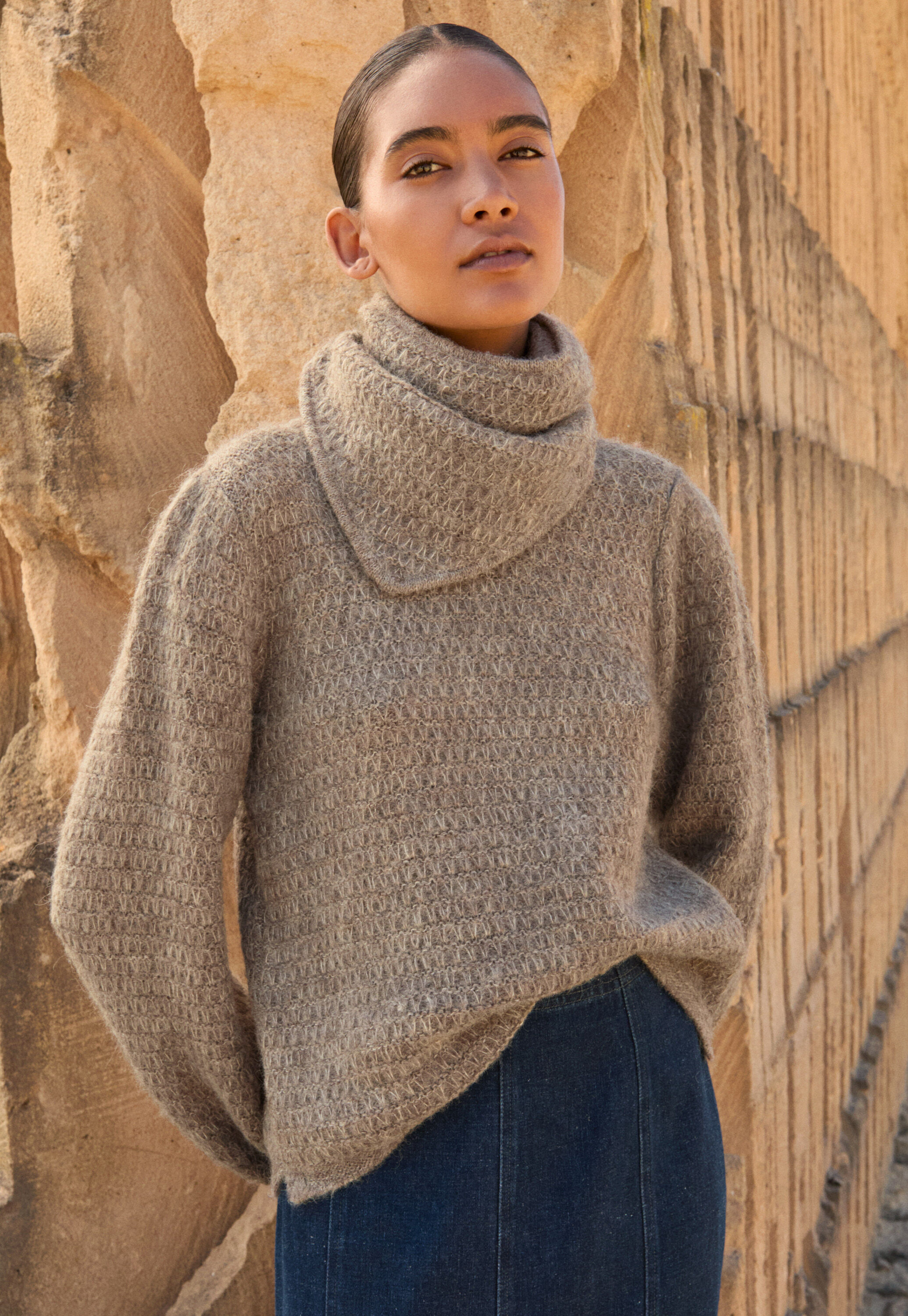 Triangle tuck-stitch scarf, Brown taupe, large