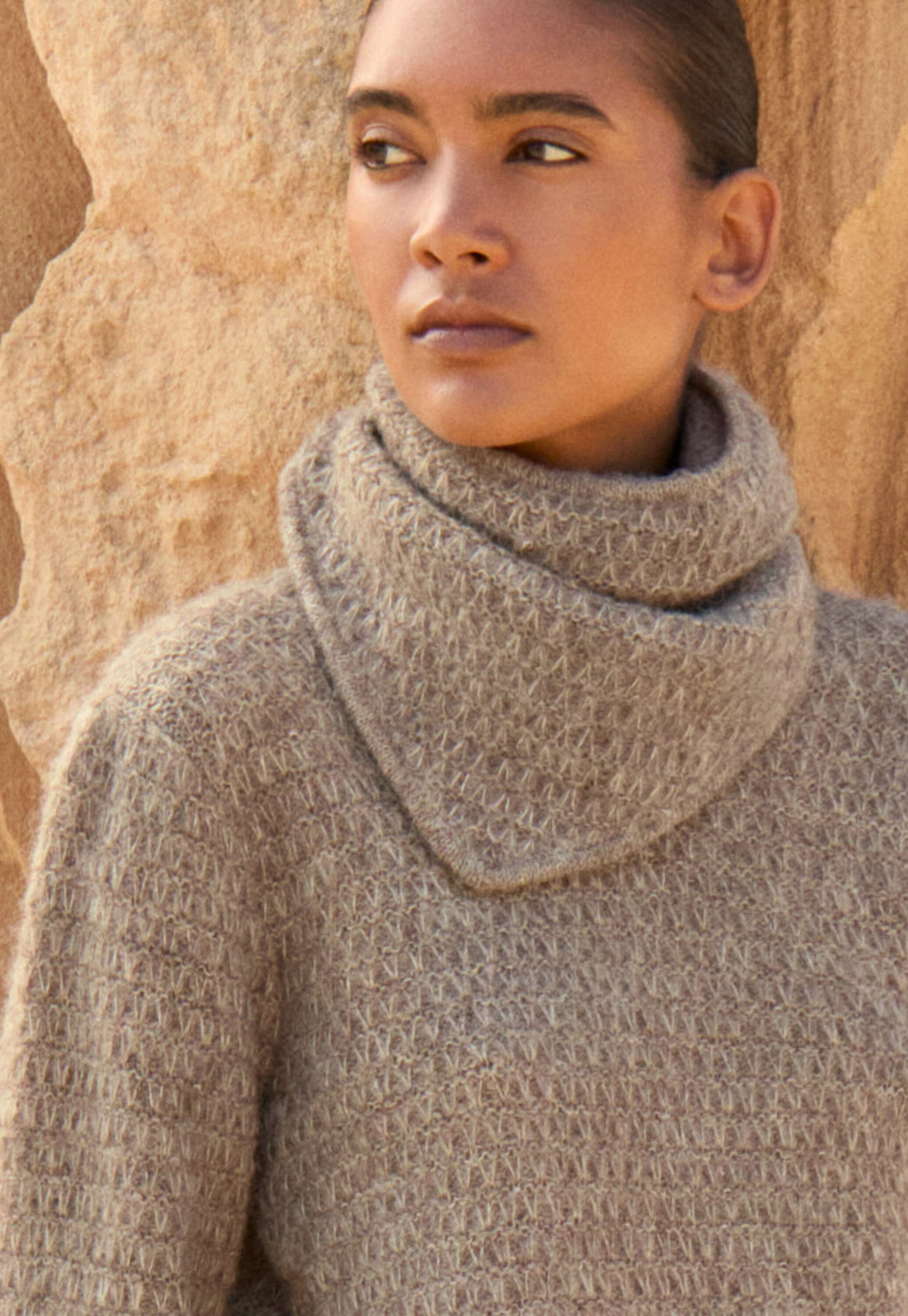 Triangle tuck-stitch scarf