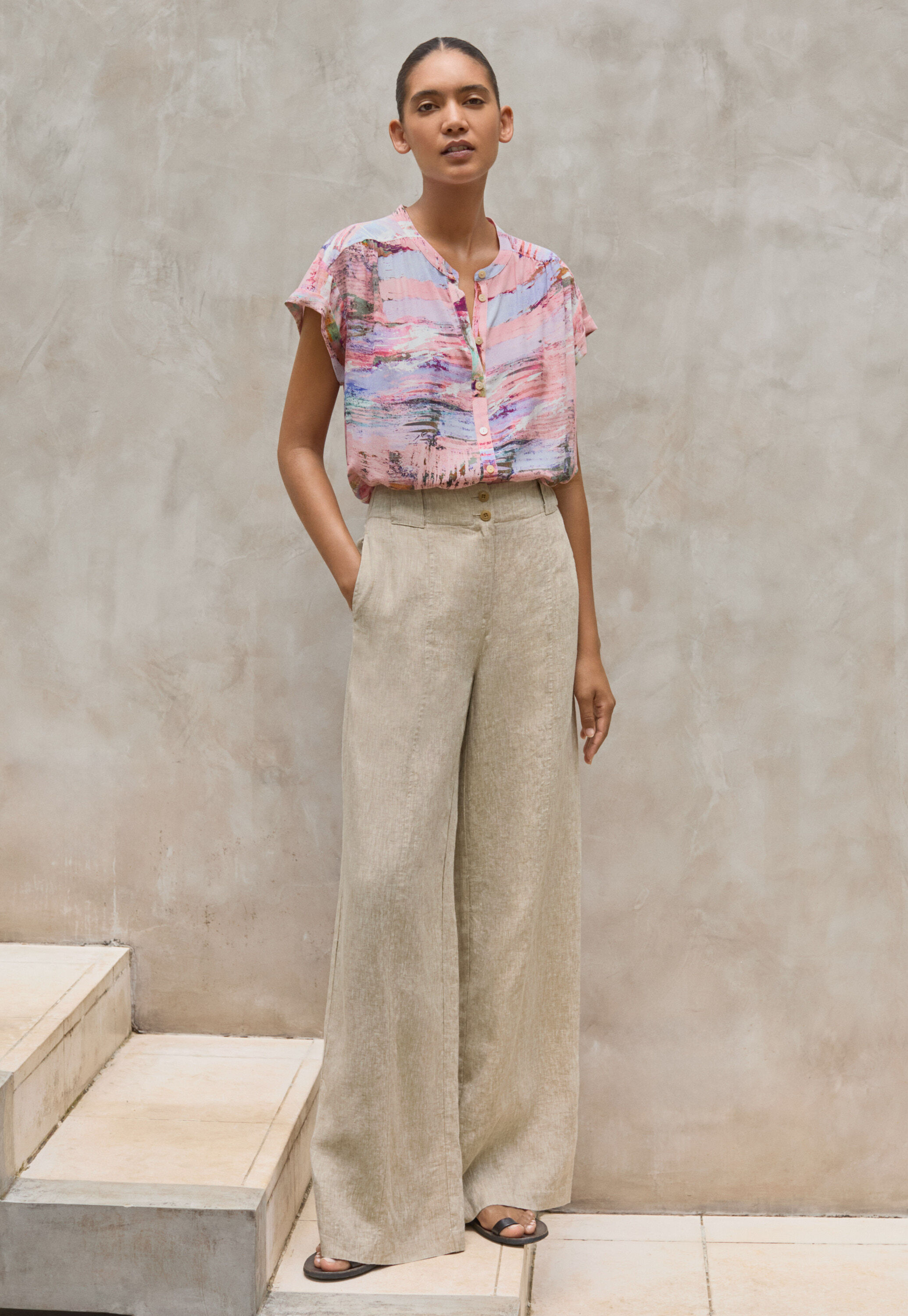 Front-seam trousers