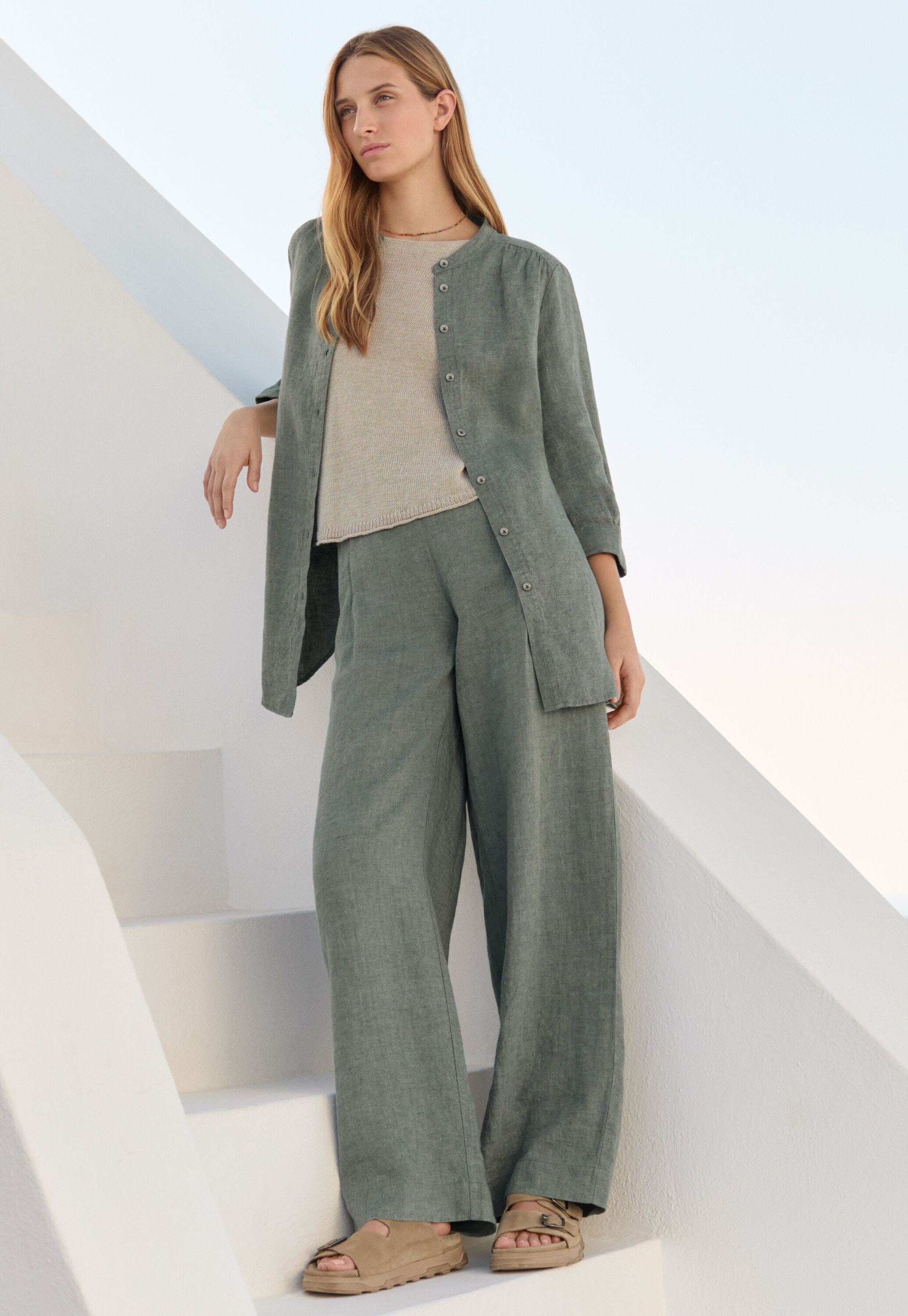 Long curved-hem shirt