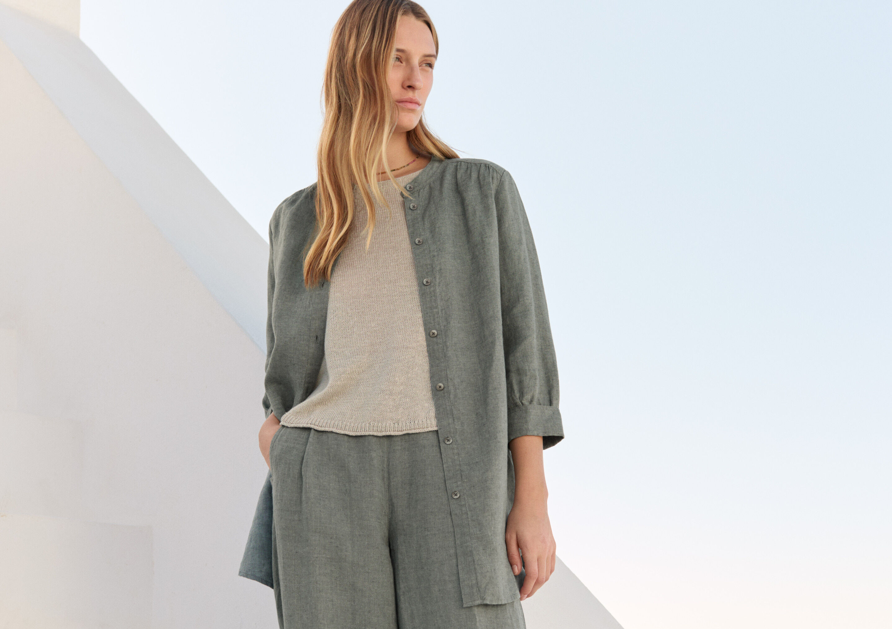 Long curved-hem shirt