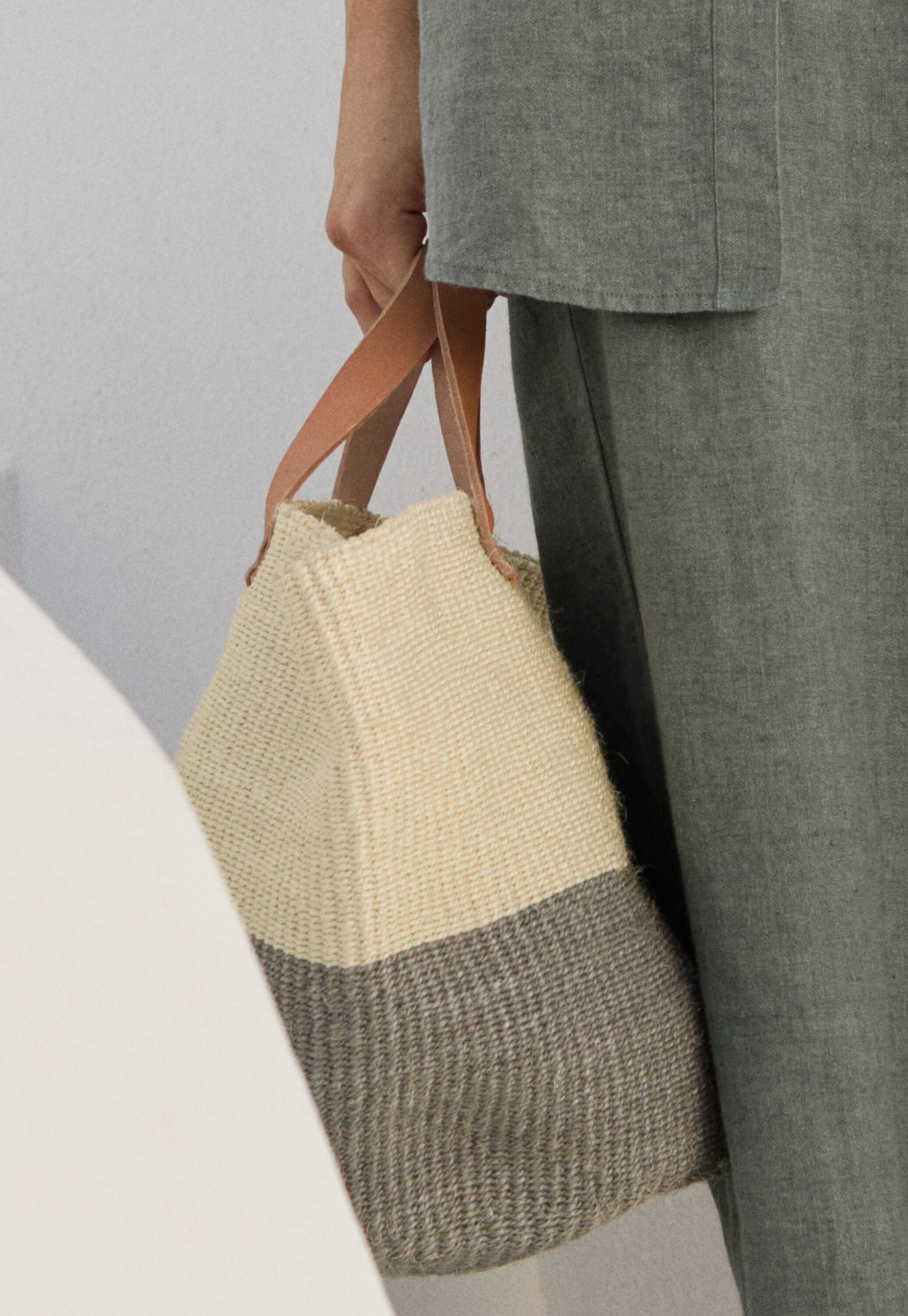 Handwoven bucket-bag