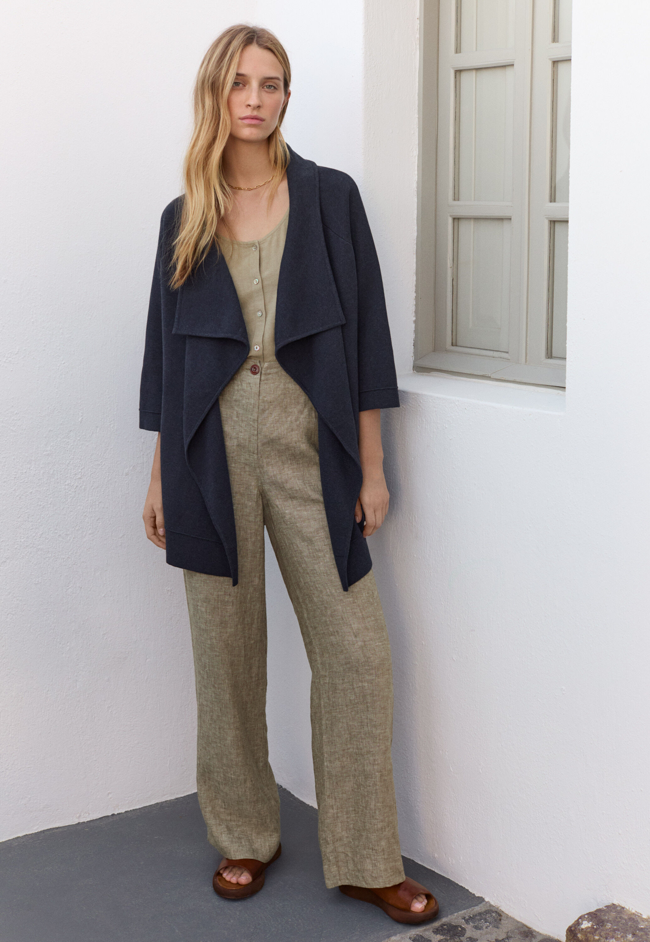 Relaxed straight-leg trousers