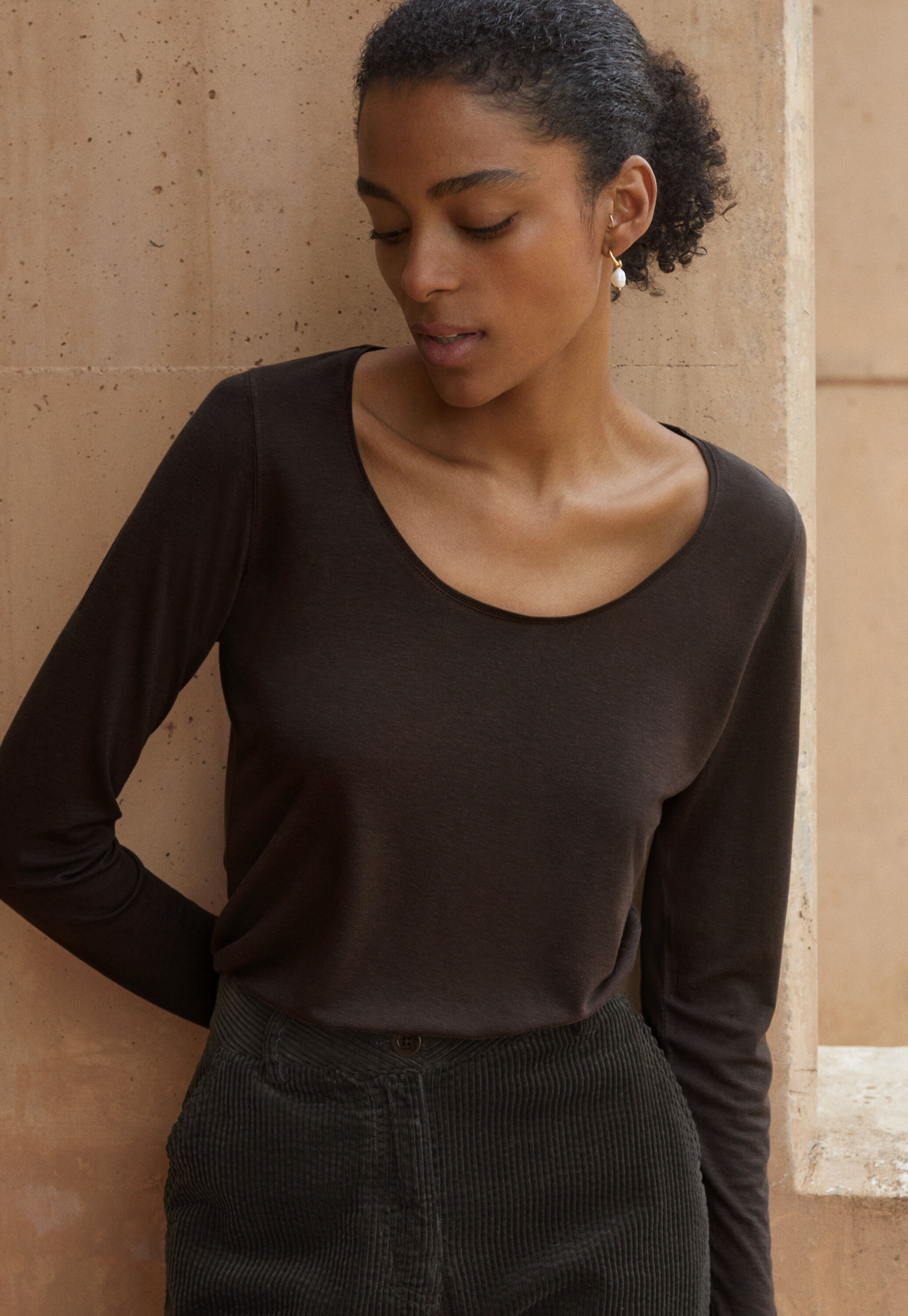 Scoop neck top