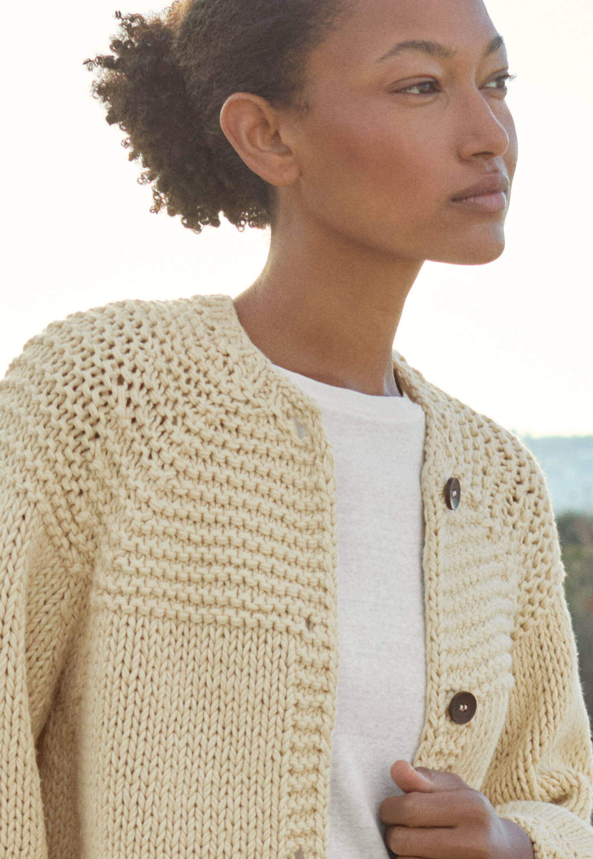 High-neck vest