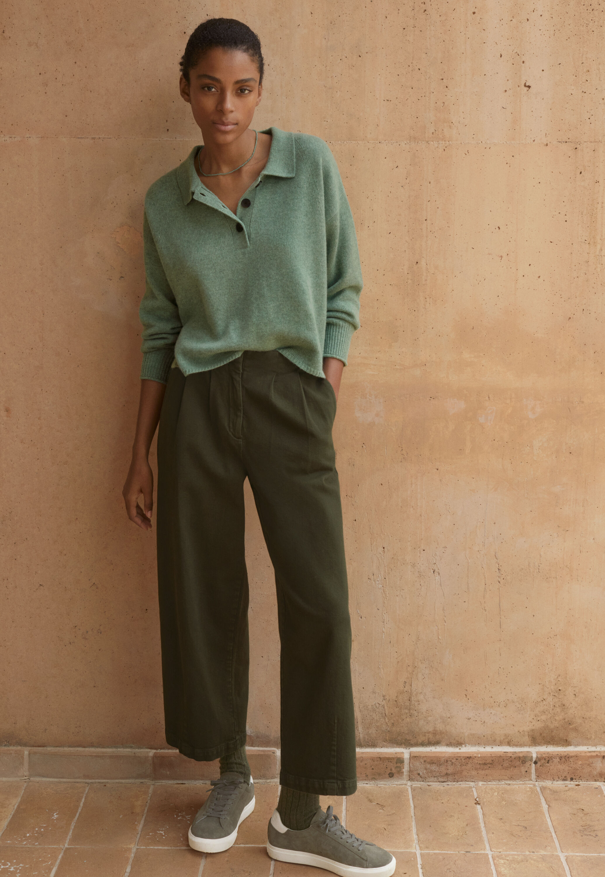 Pleat-front cropped trousers