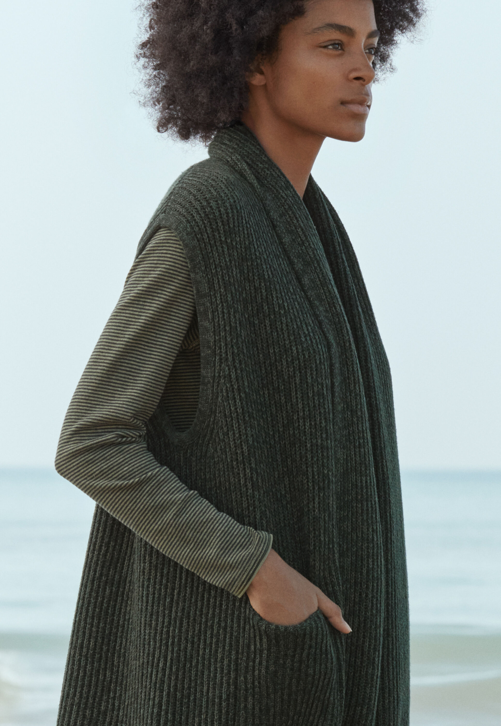 Sleeveless cardigan