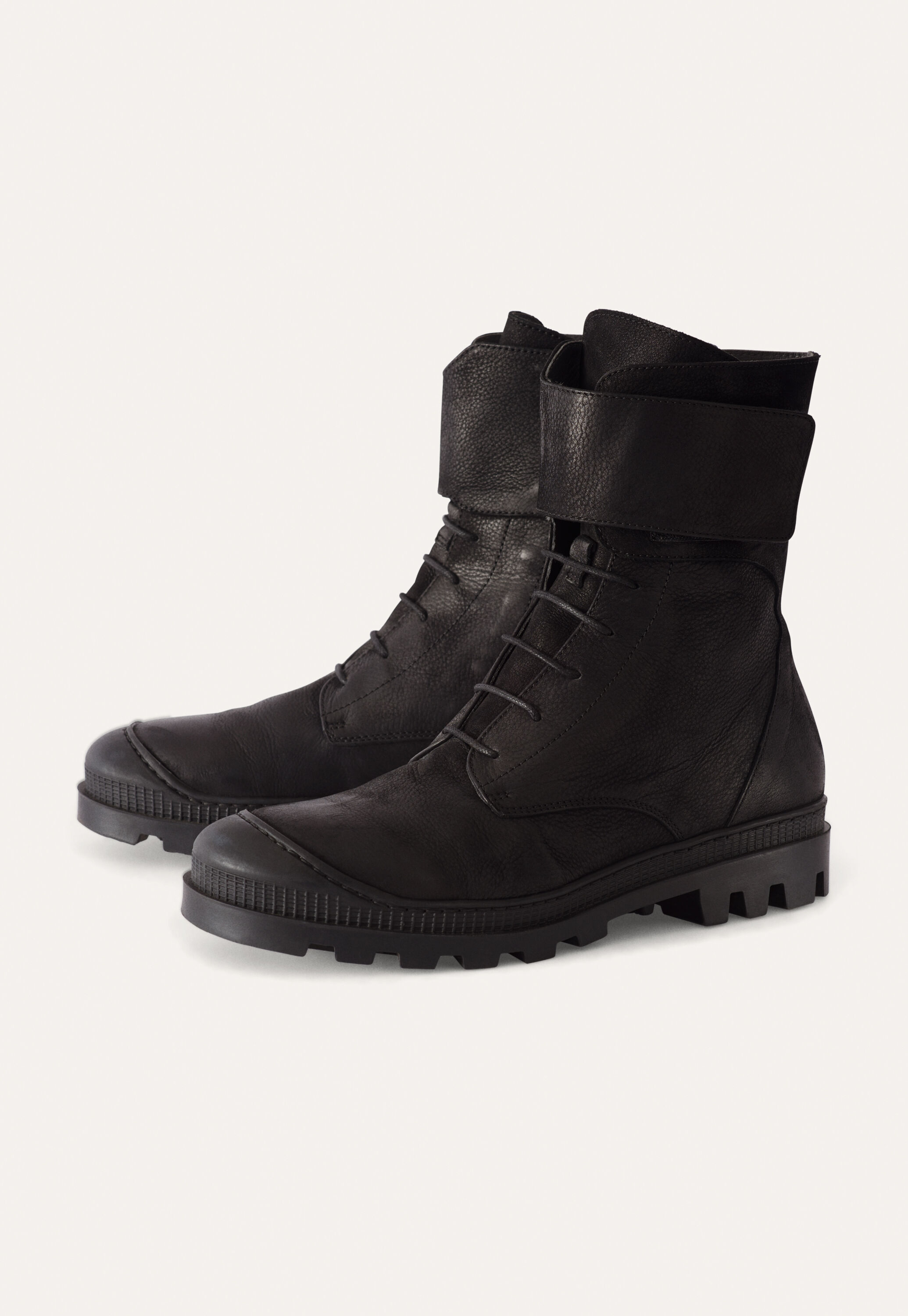 Lace-up boots