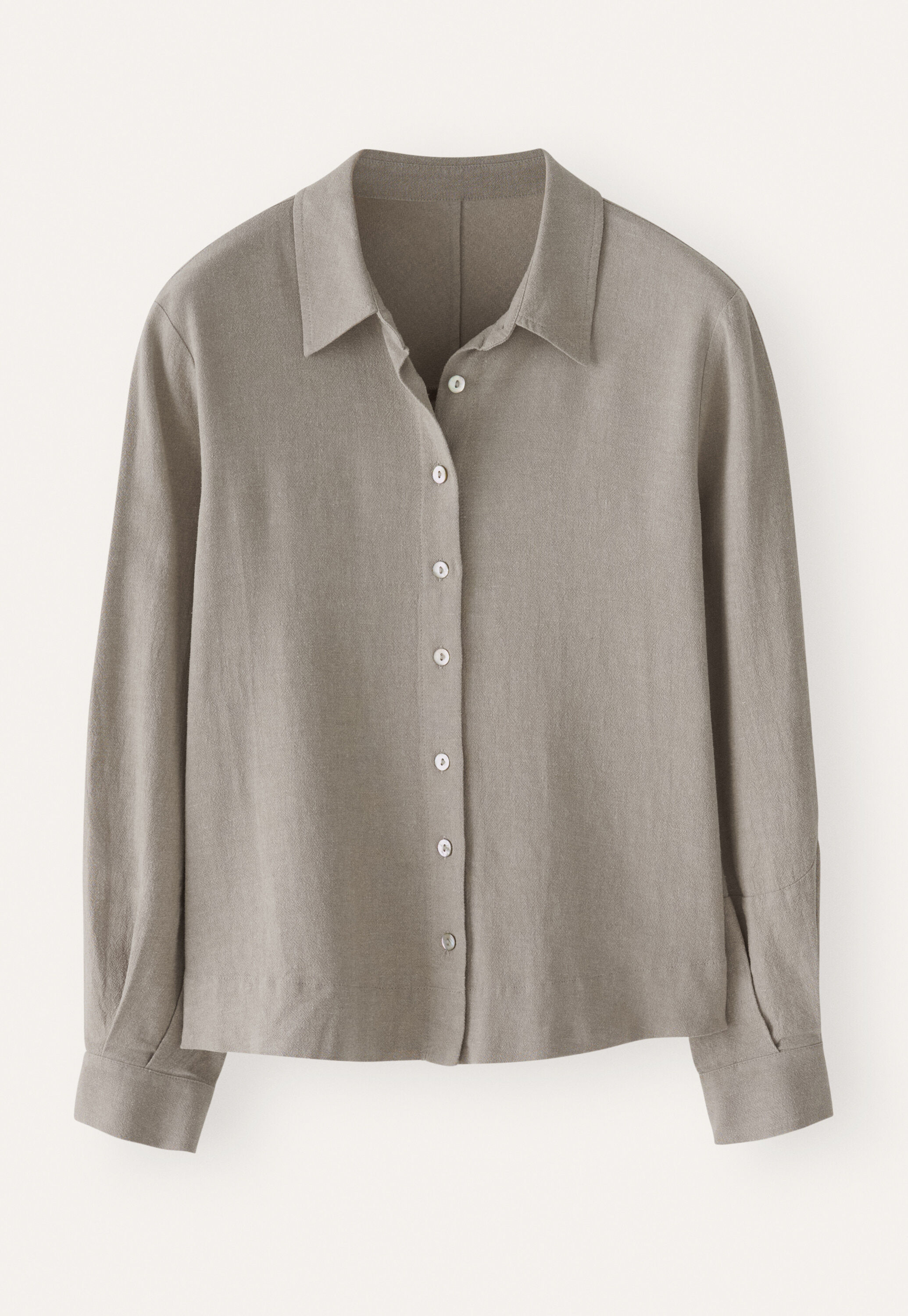 Curved-sleeve blouse