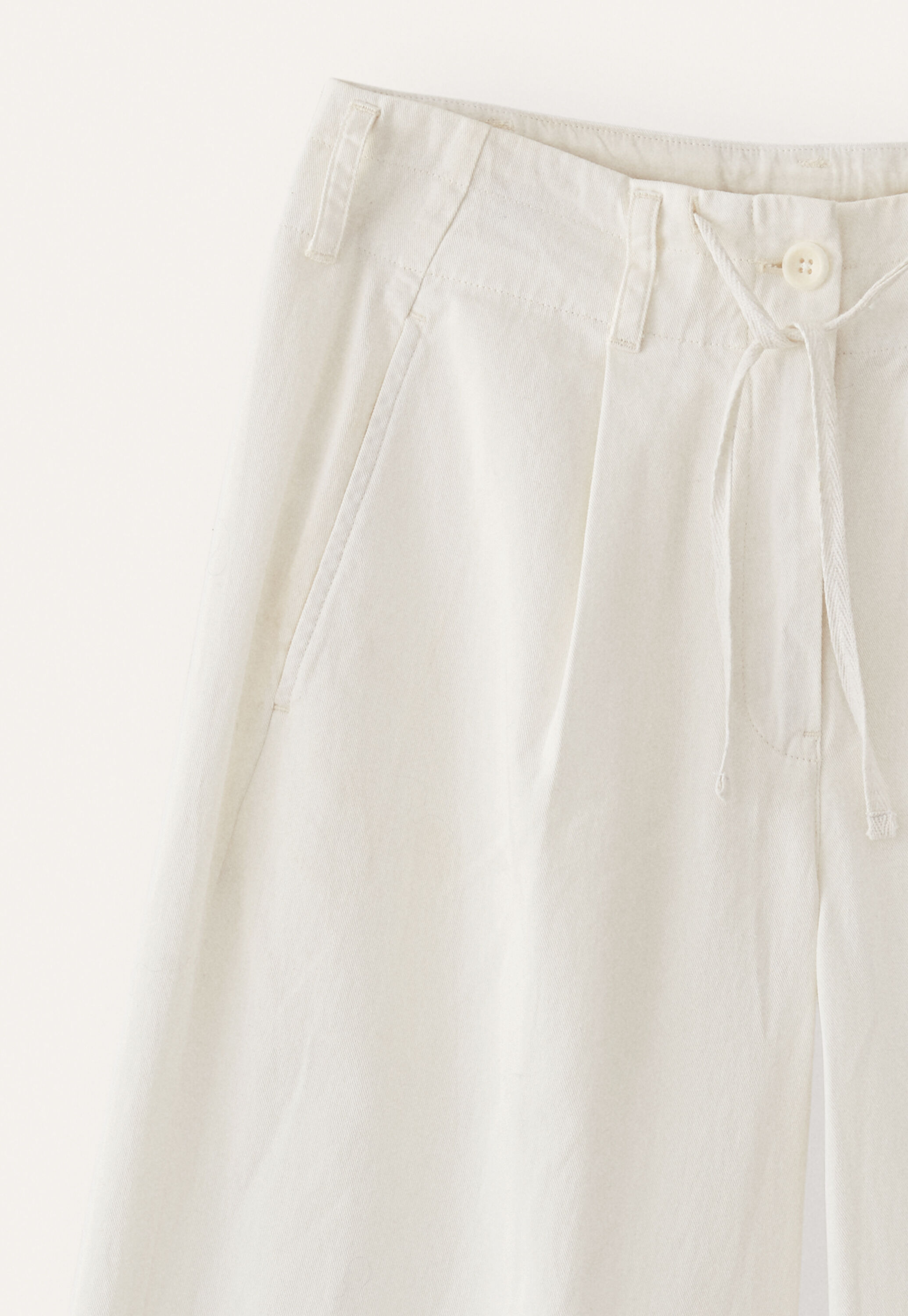 Pleat-front cropped trousers