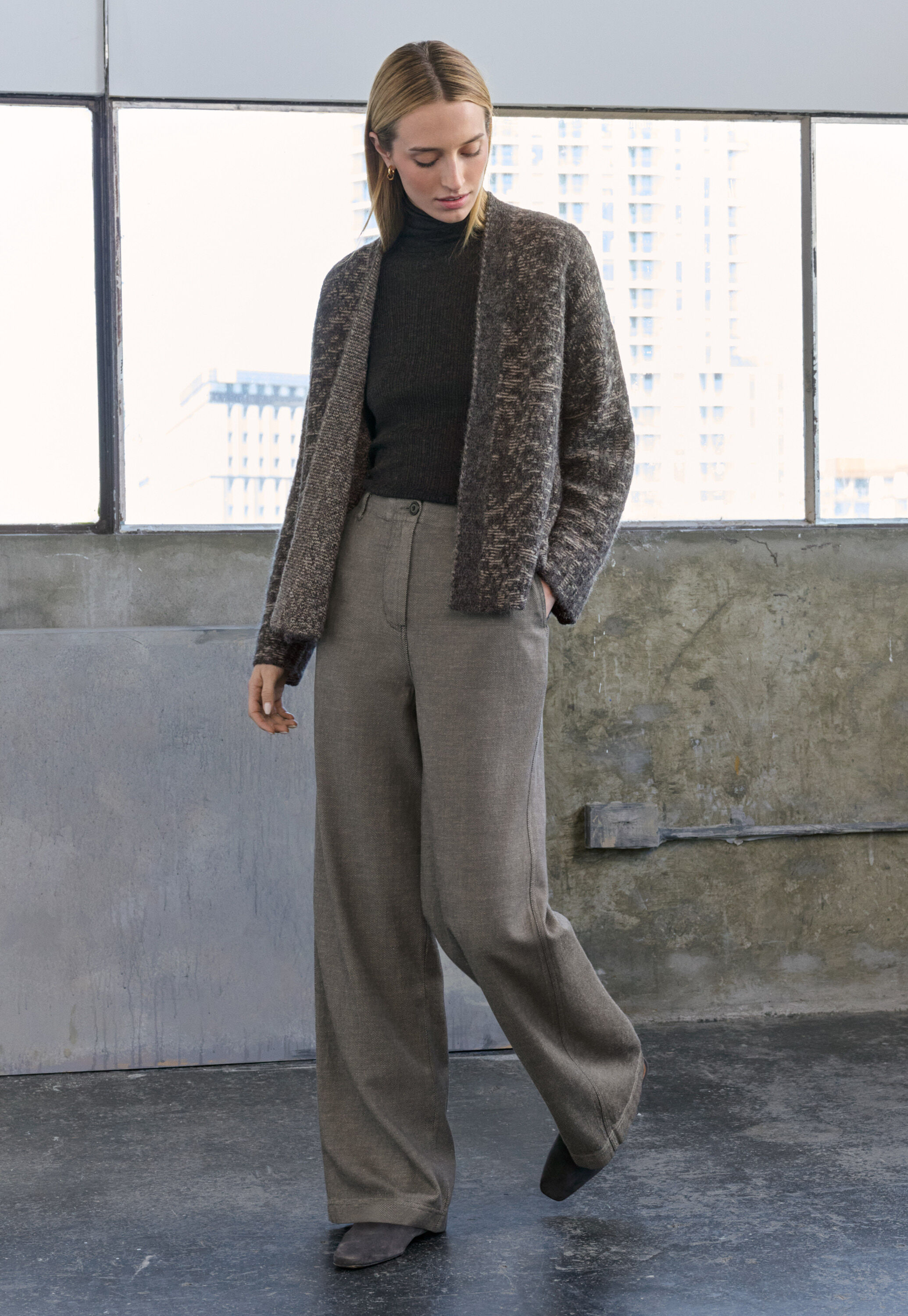 Straight-leg trousers