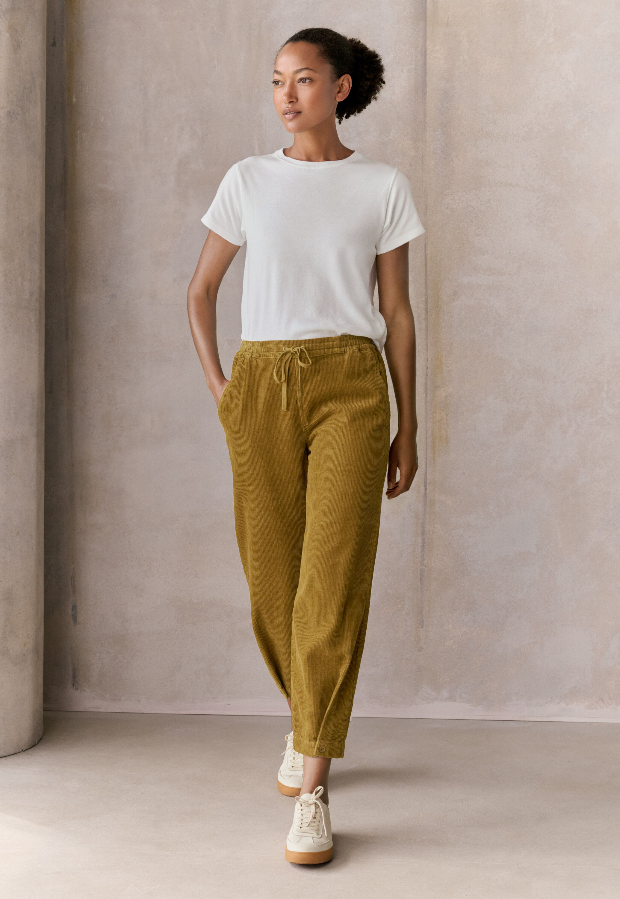 Straight-leg cord trouser